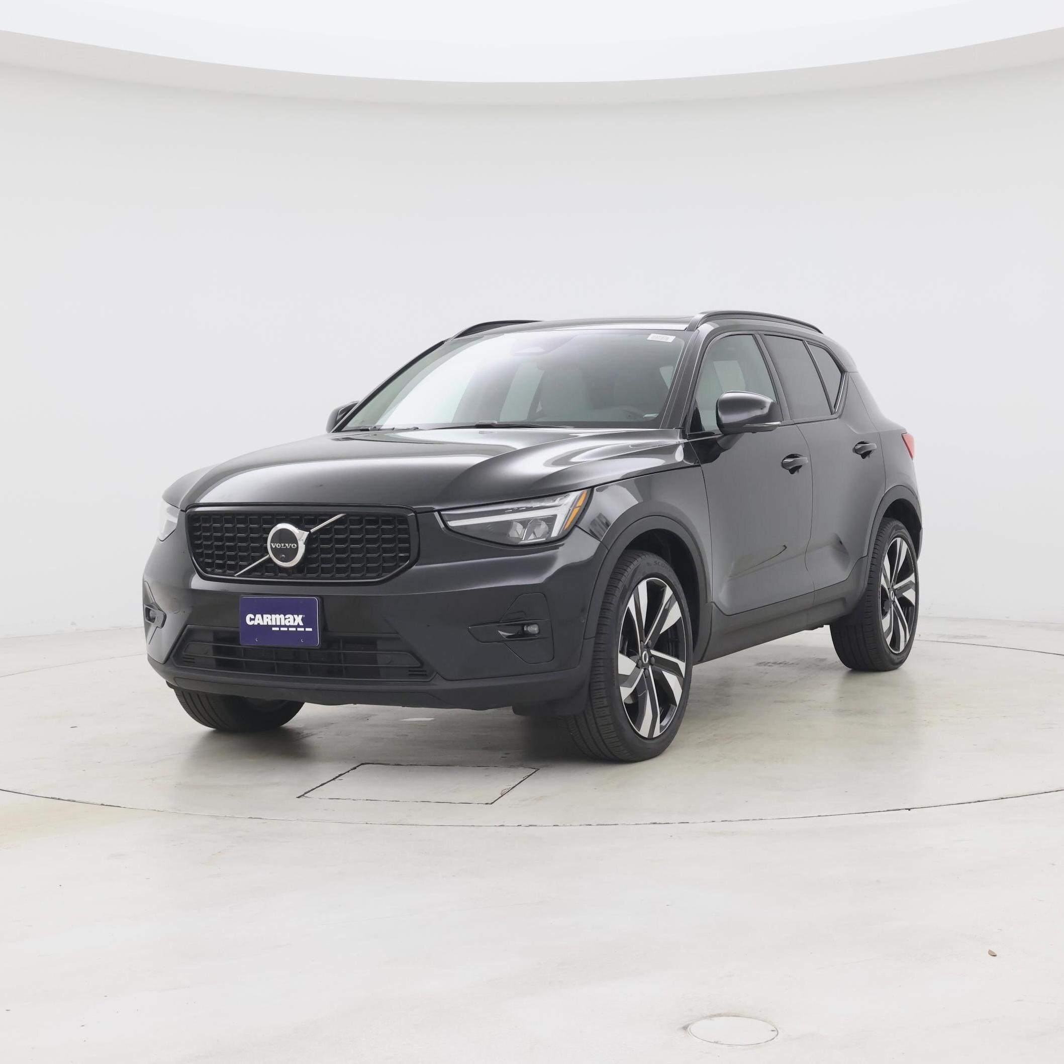 Thumbnail: 2023 Volvo XC40 - 4