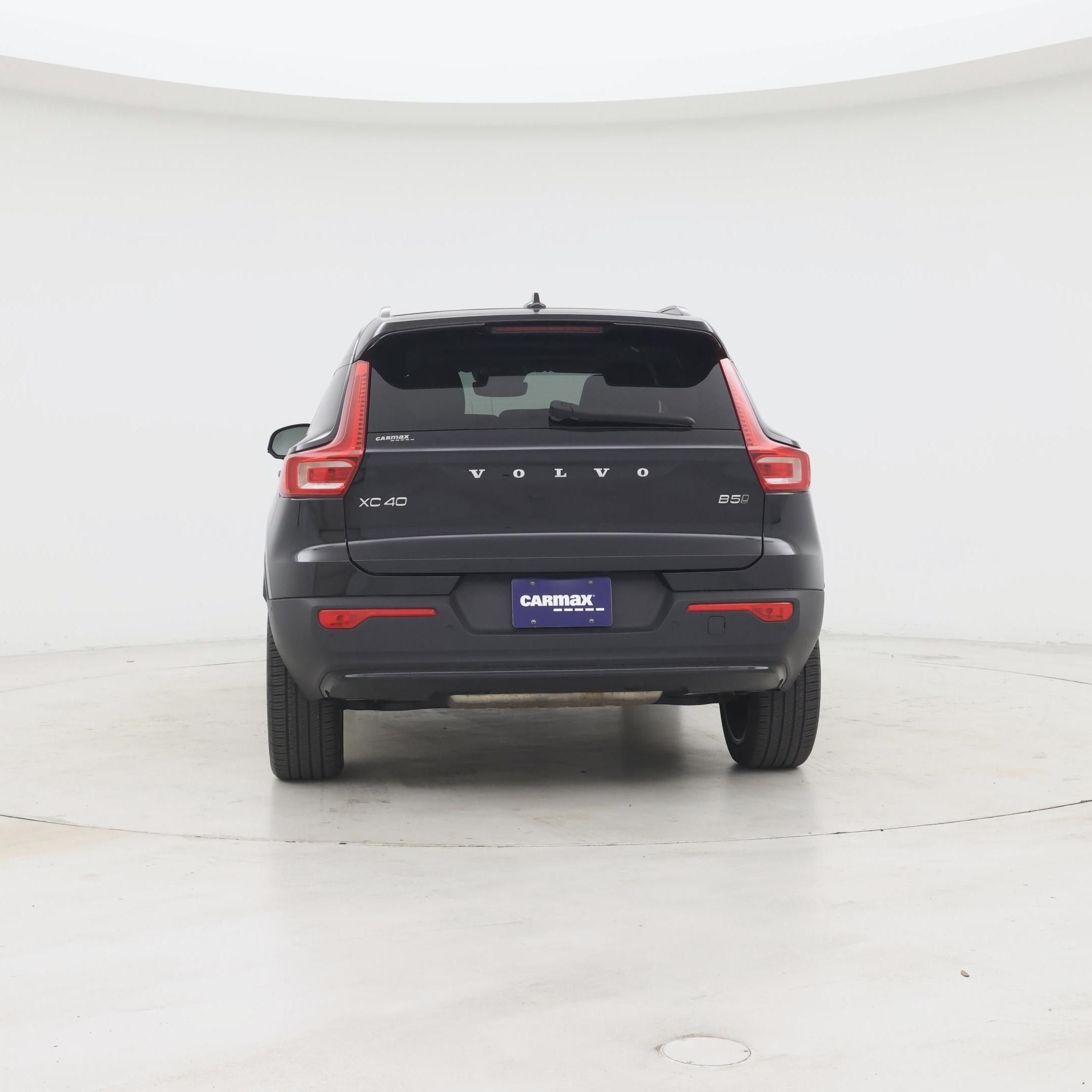 Thumbnail: 2023 Volvo XC40 - 6