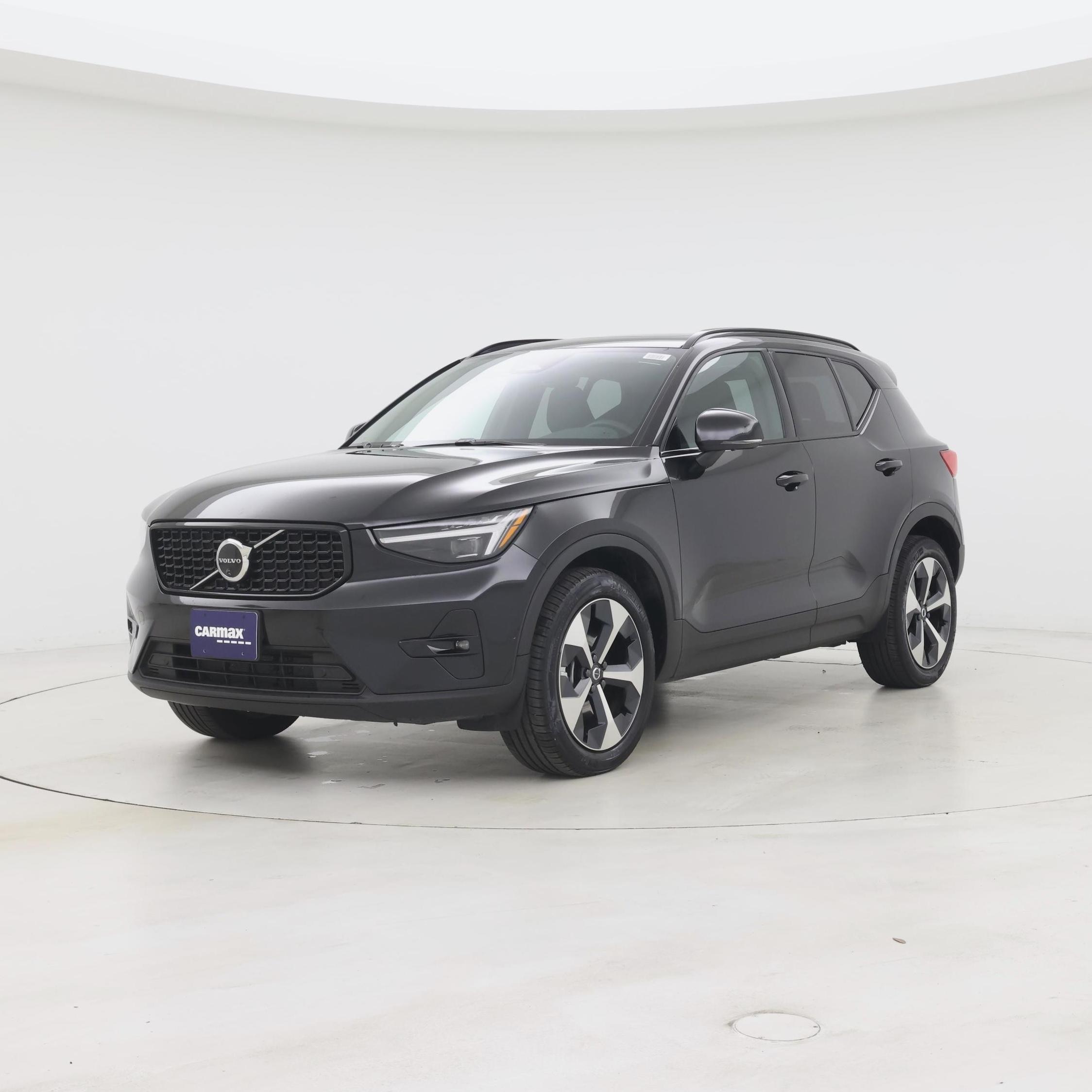 Thumbnail: 2026 Volvo XC40 - 4