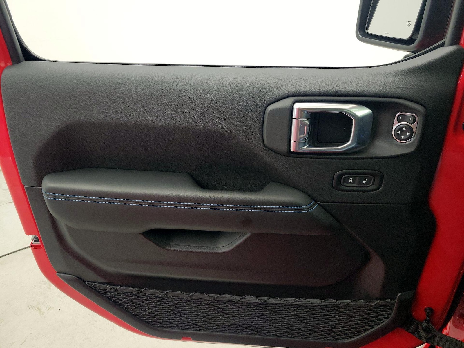 2025 Jeep Wrangler 4xe Rubicon X 4XE - Photo 13