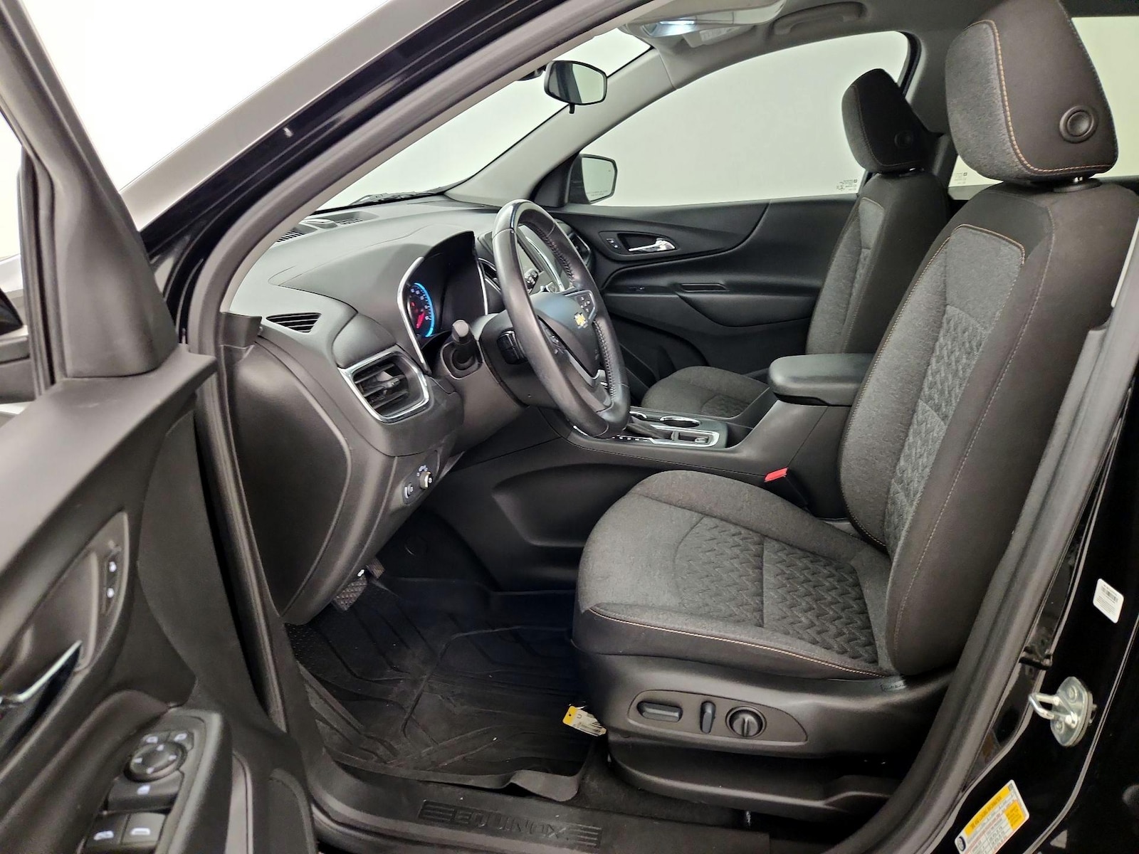 2022 Chevrolet Equinox LT - Photo 12