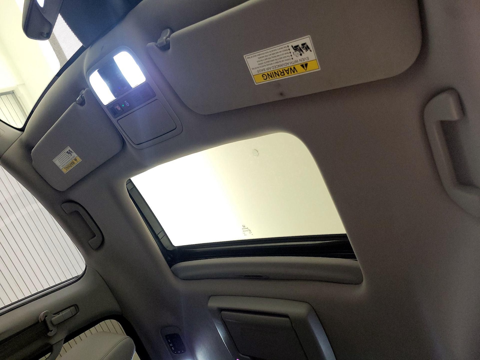 Sunroof(s) & Overhead Airbags