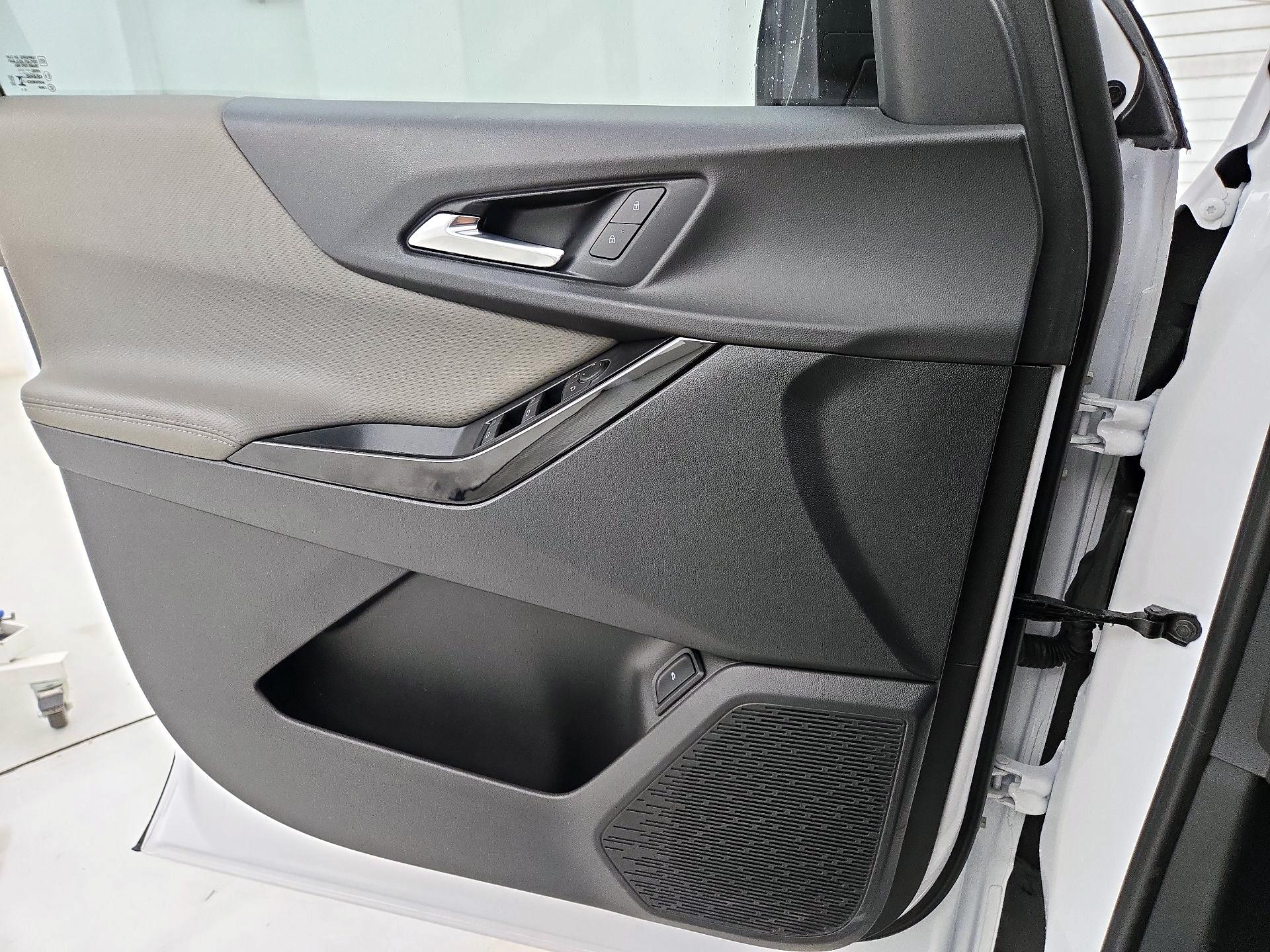 Thumbnail: 2026 Chevrolet Equinox - 12