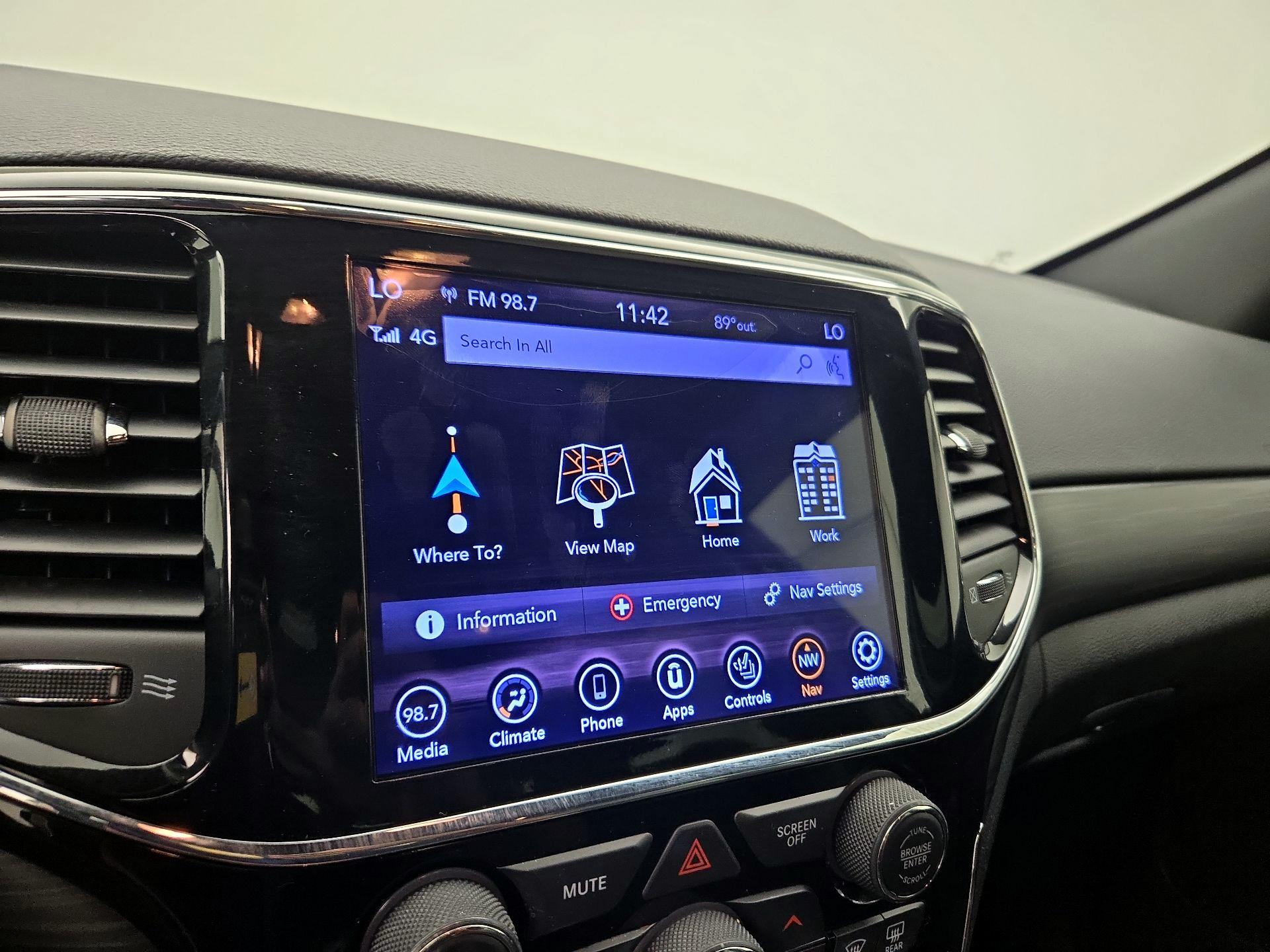 Thumbnail: 2020 Jeep Grand Cherokee - 14