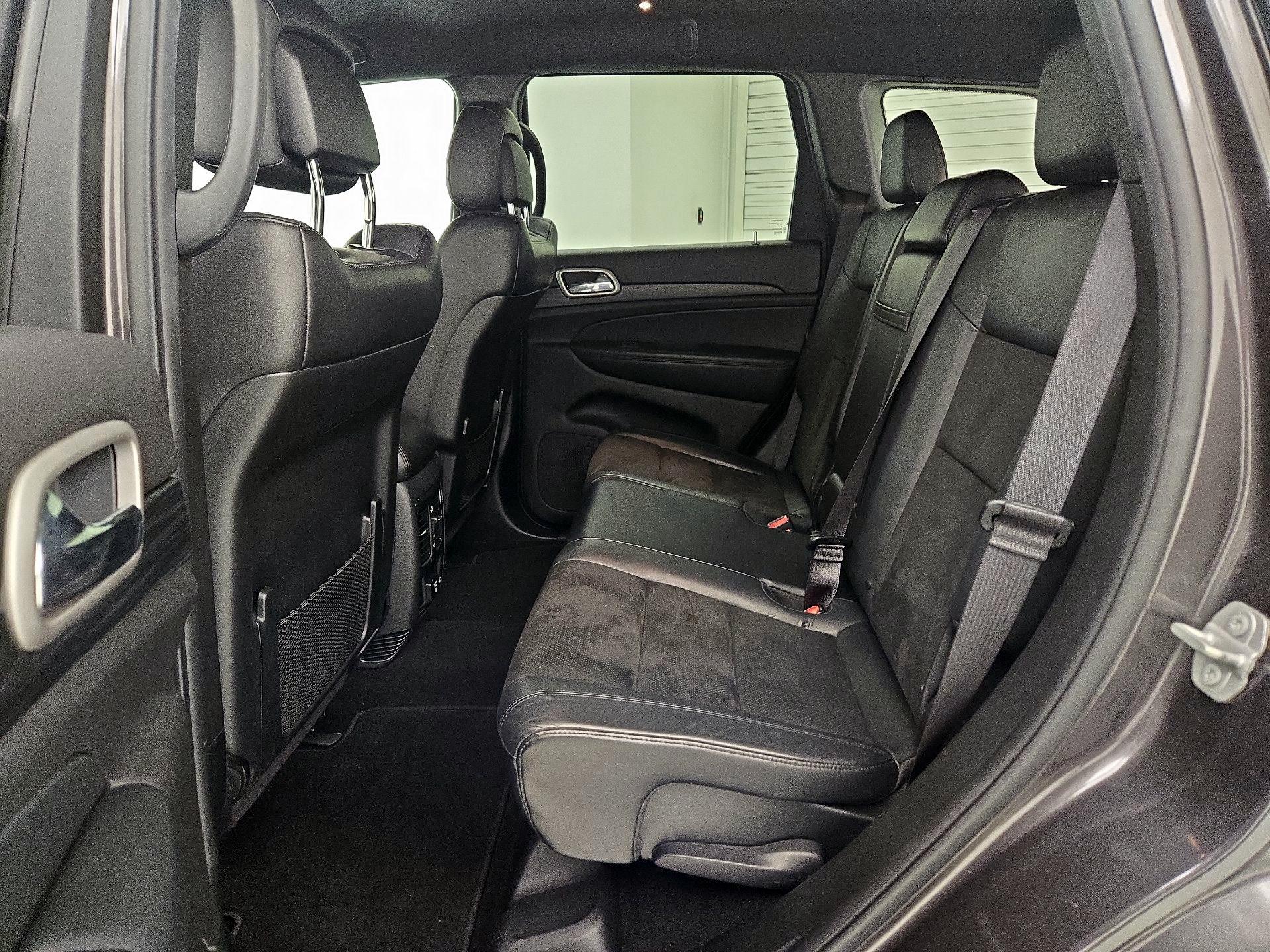Thumbnail: 2020 Jeep Grand Cherokee - 20