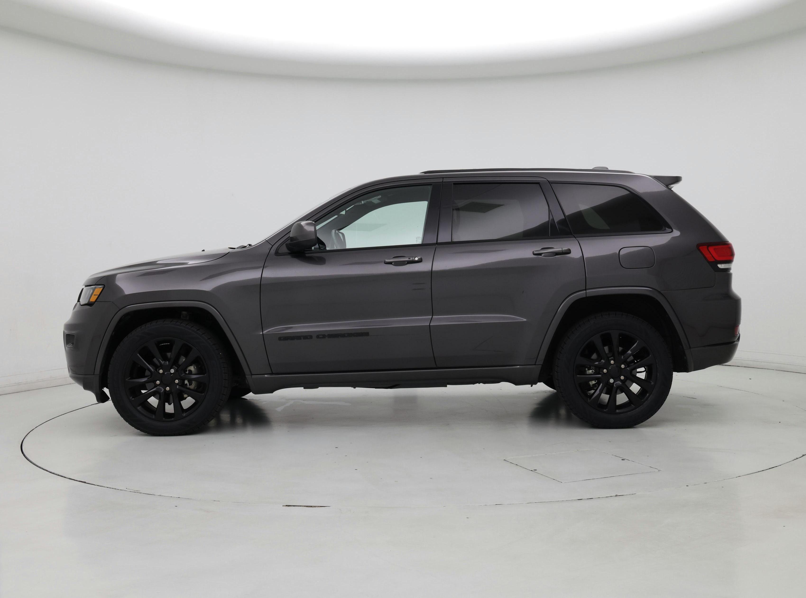 Thumbnail: 2020 Jeep Grand Cherokee - 3
