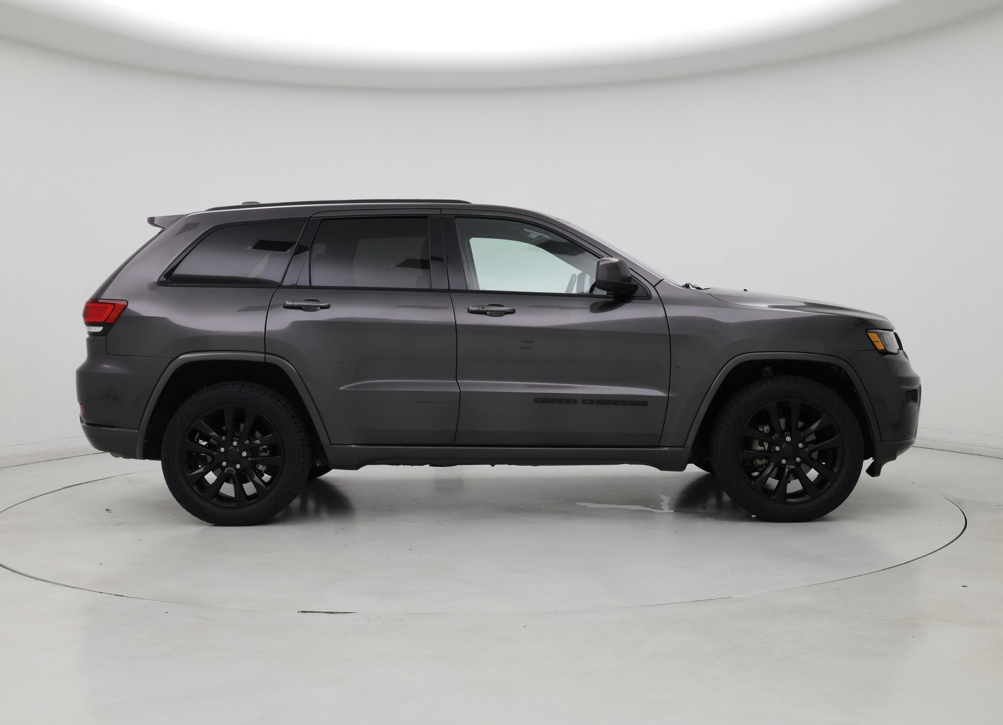 Thumbnail: 2020 Jeep Grand Cherokee - 7