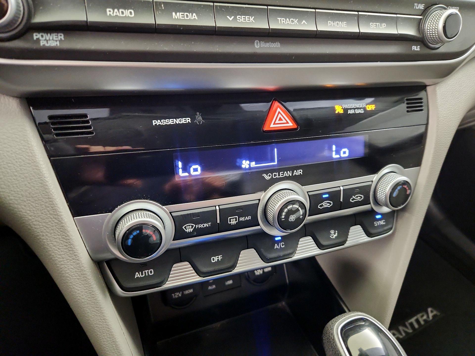 Thumbnail: 2020 Hyundai Elantra - 16