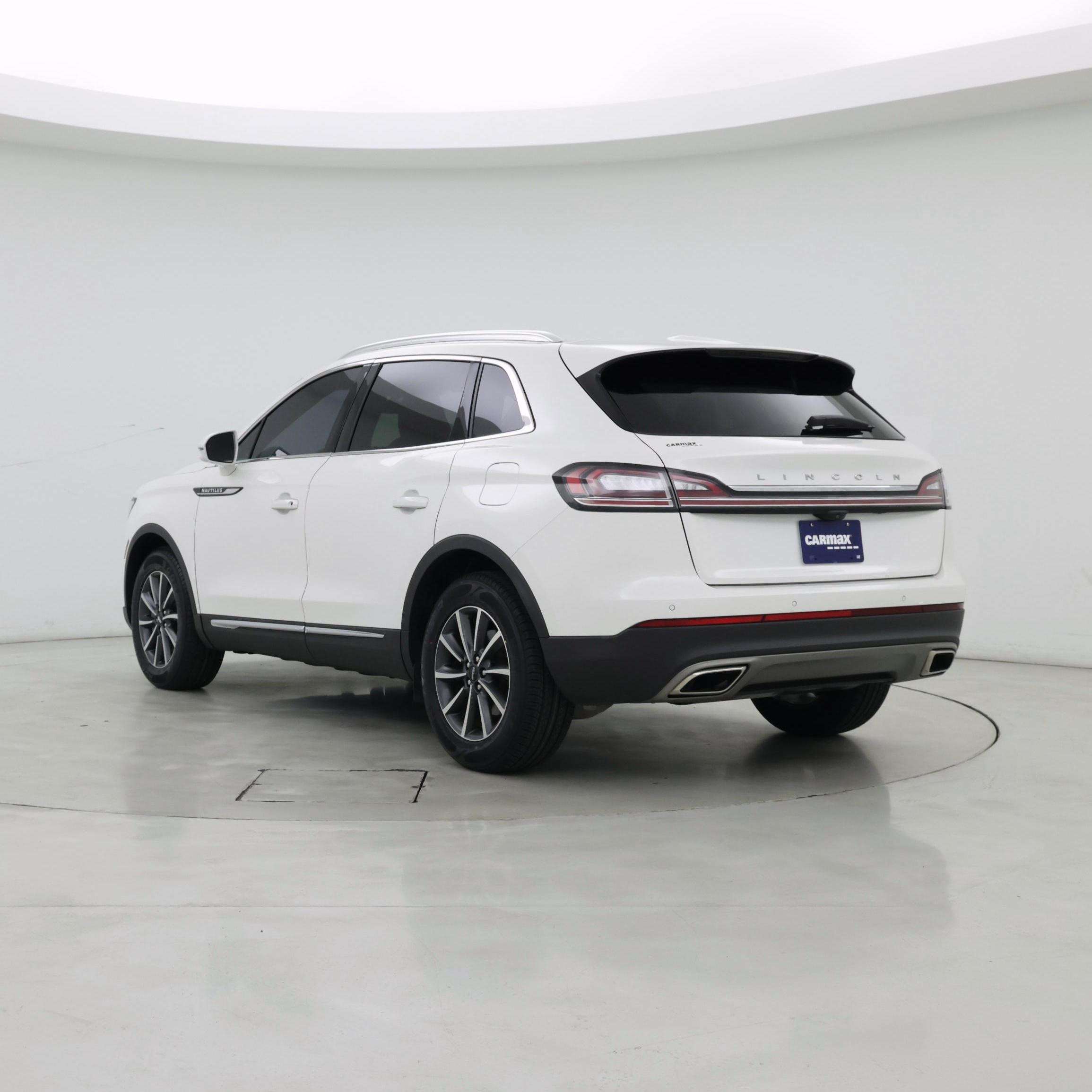 Thumbnail: 2022 Lincoln Nautilus - 2