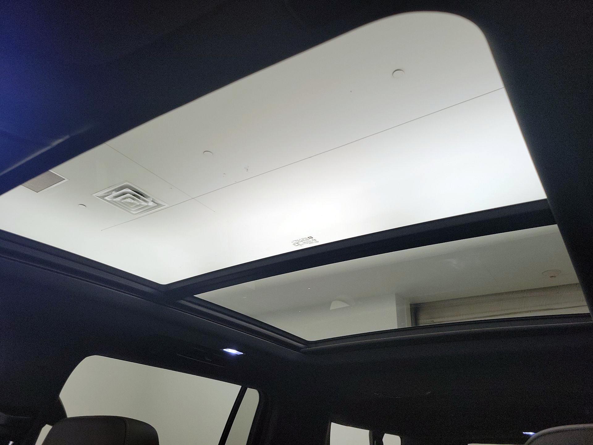 Thumbnail: 2022 Chevrolet Suburban - 19