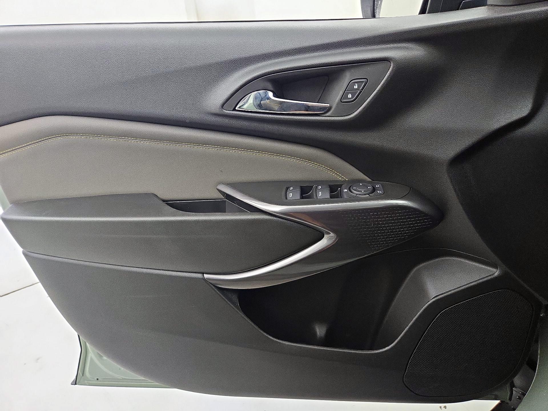 Thumbnail: 2026 Chevrolet Trax - 12