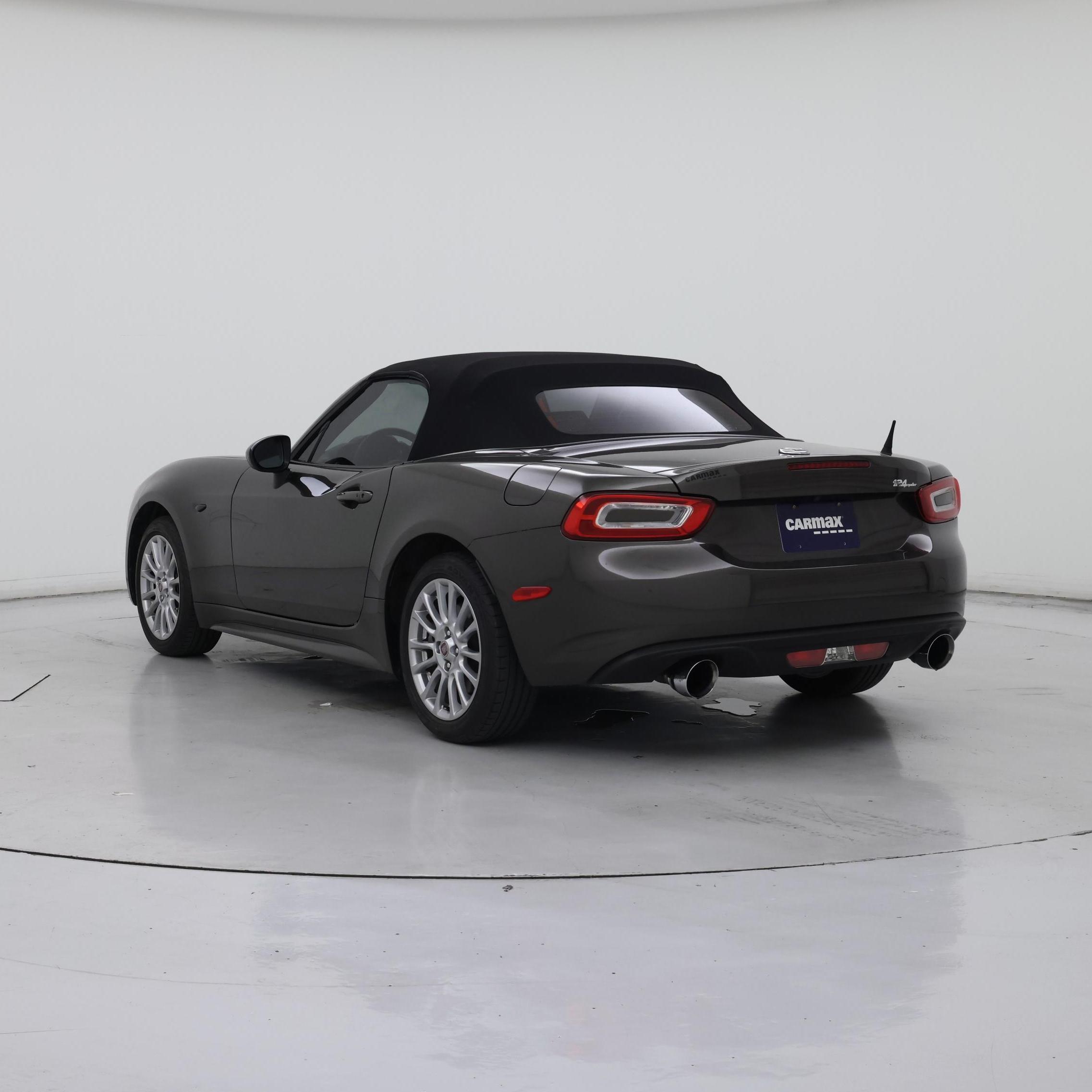 Thumbnail: 2017 Fiat 124 Spider - 2