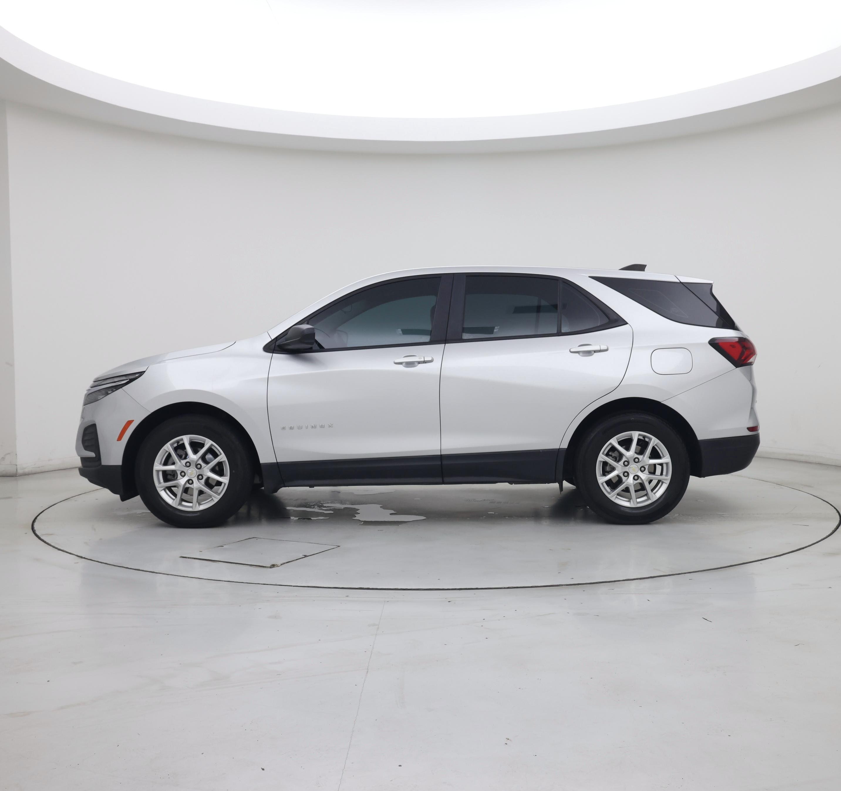 Thumbnail: 2022 Chevrolet Equinox - 3