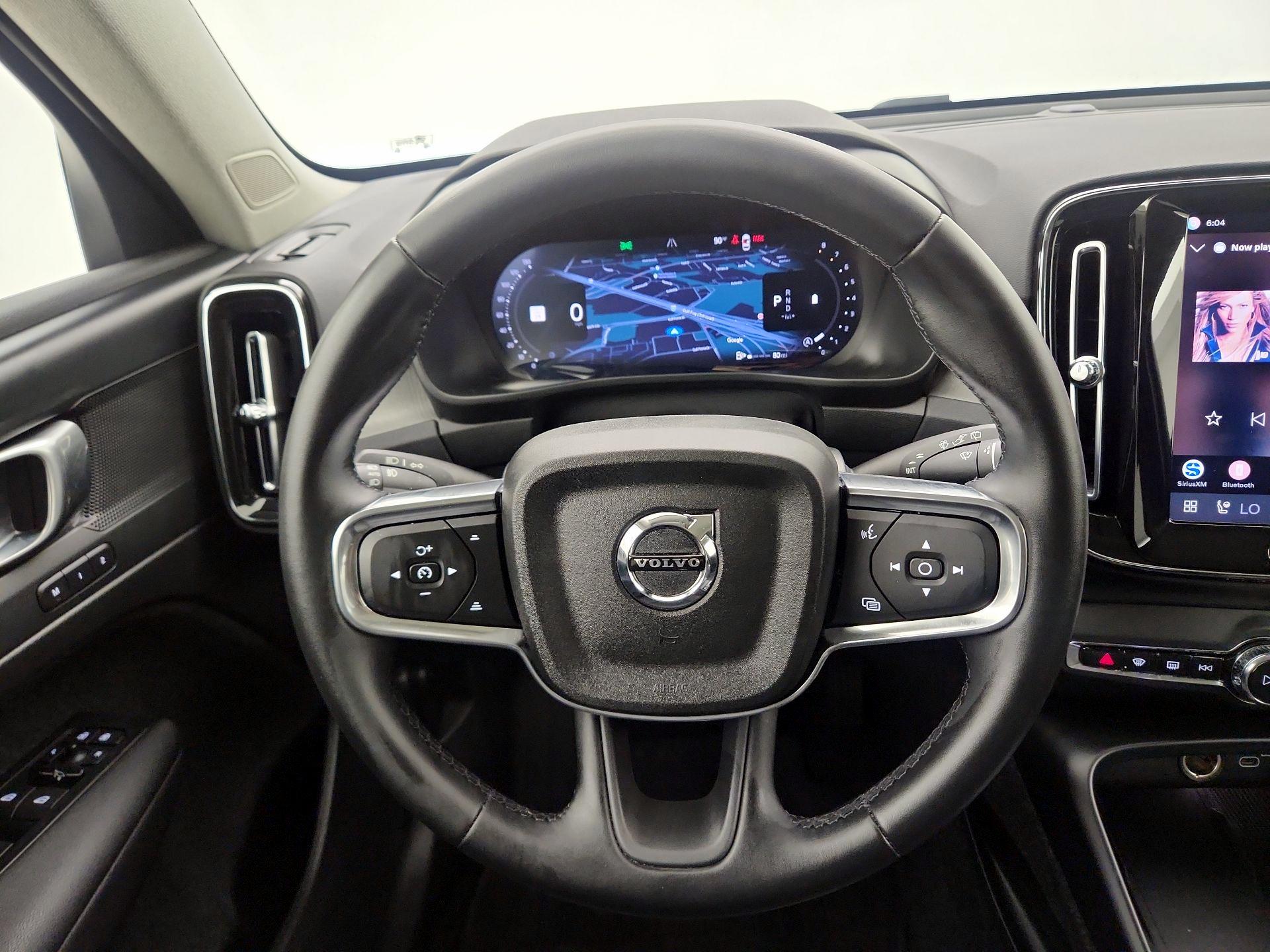 Thumbnail: 2026 Volvo XC40 - 10