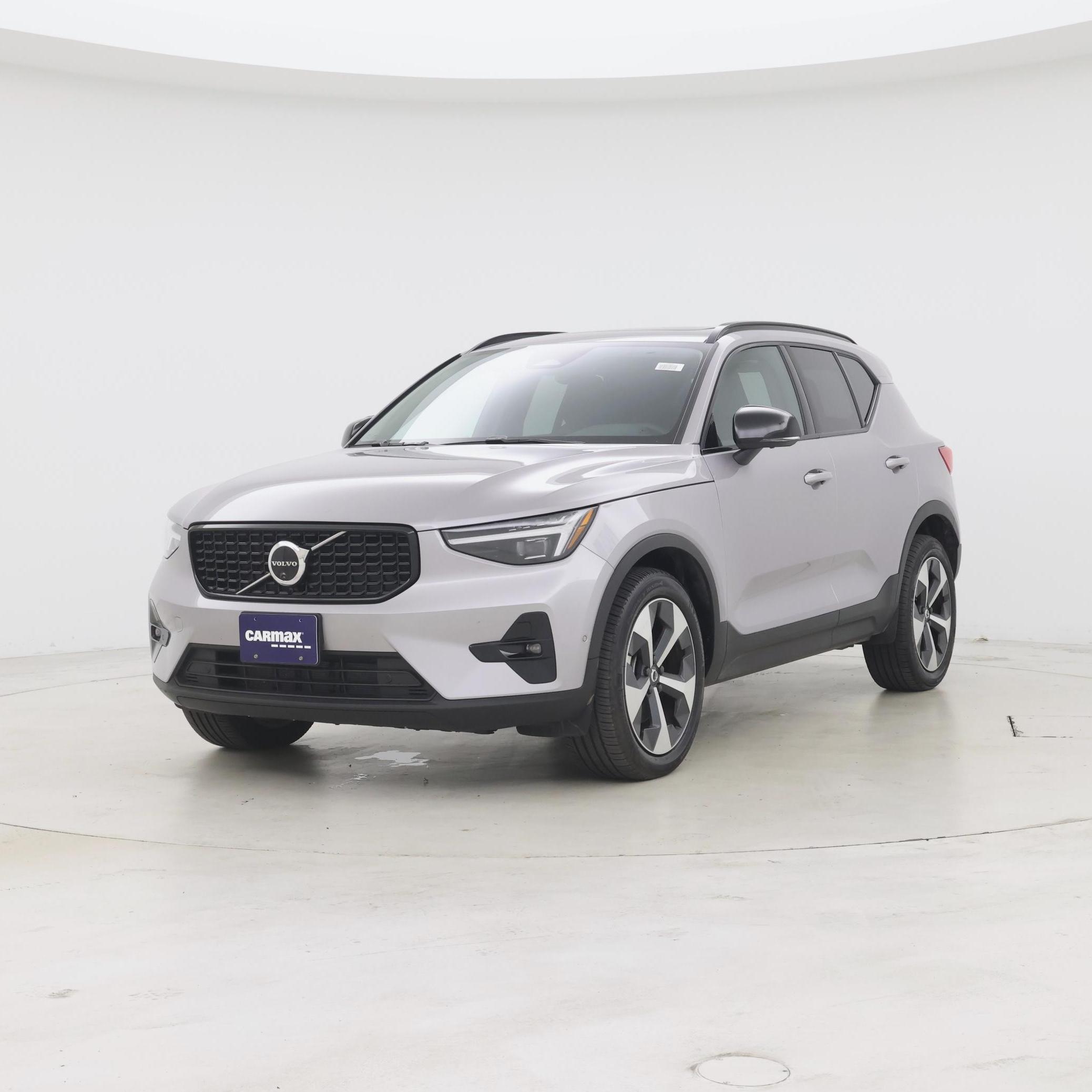 Thumbnail: 2026 Volvo XC40 - 4