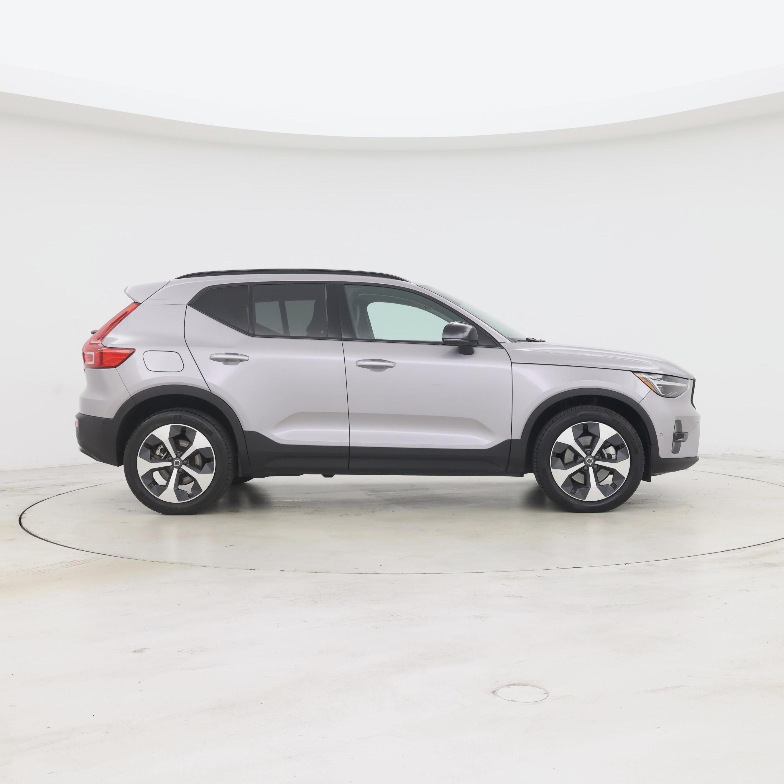 Thumbnail: 2026 Volvo XC40 - 7