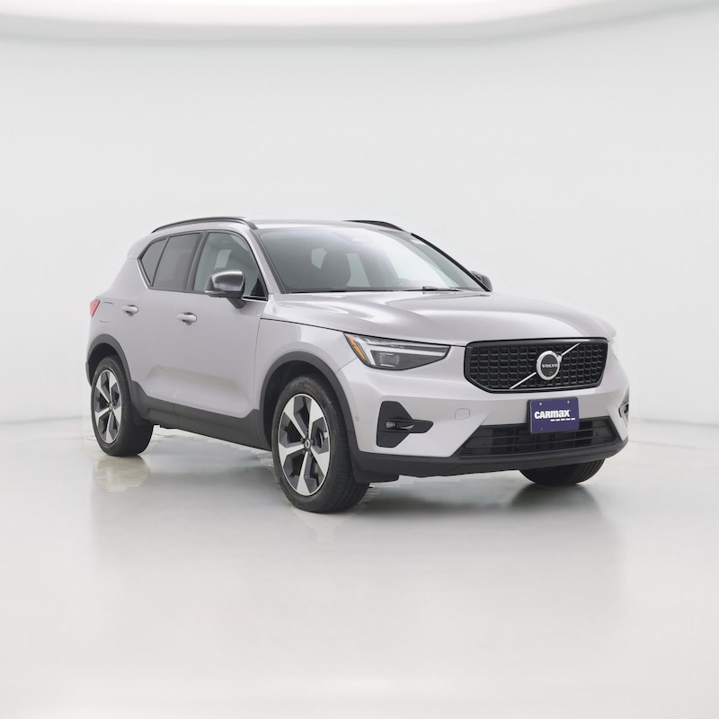 2026 Volvo XC40 B5 Plus