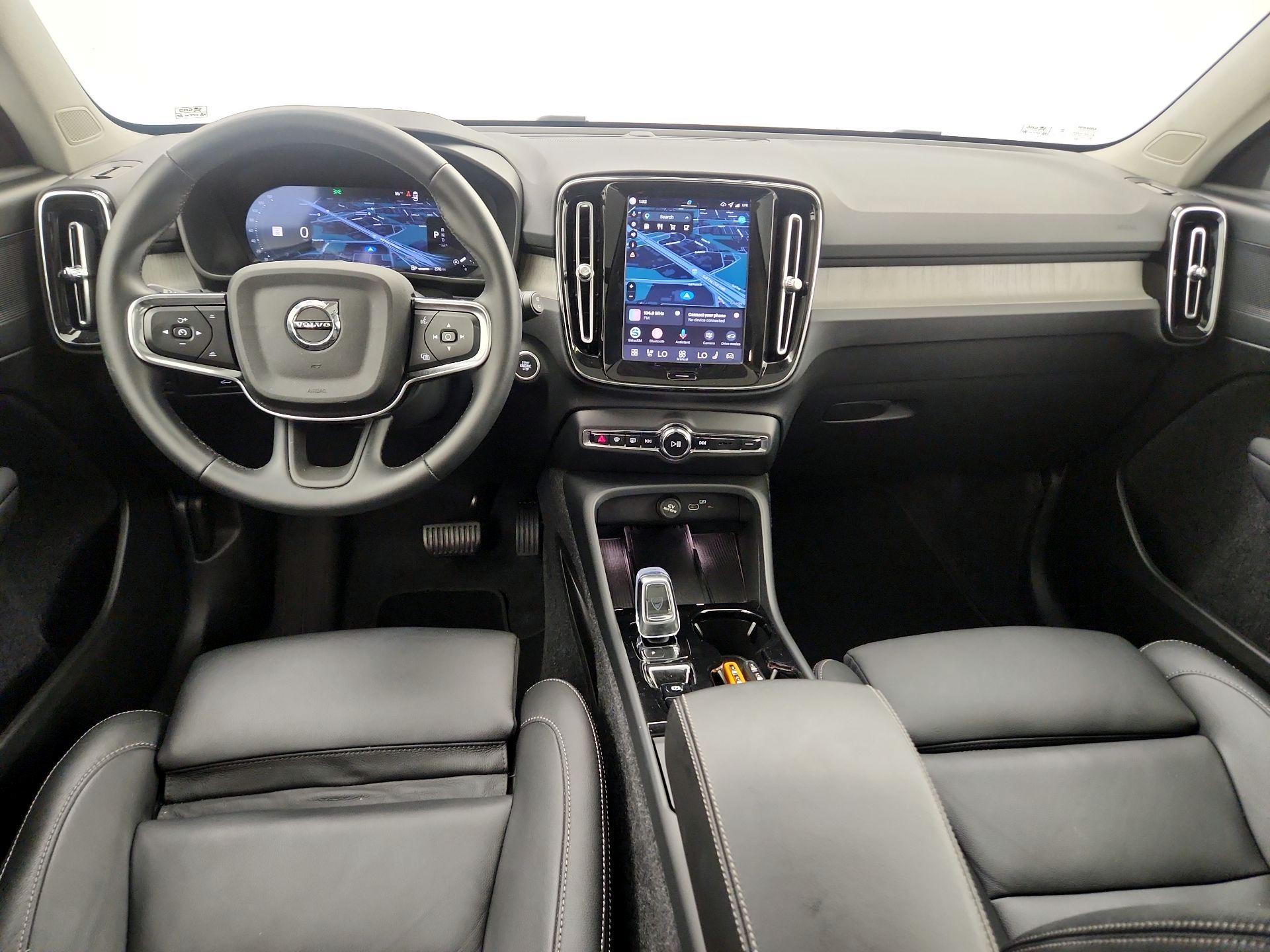 Thumbnail: 2026 Volvo XC40 - 9