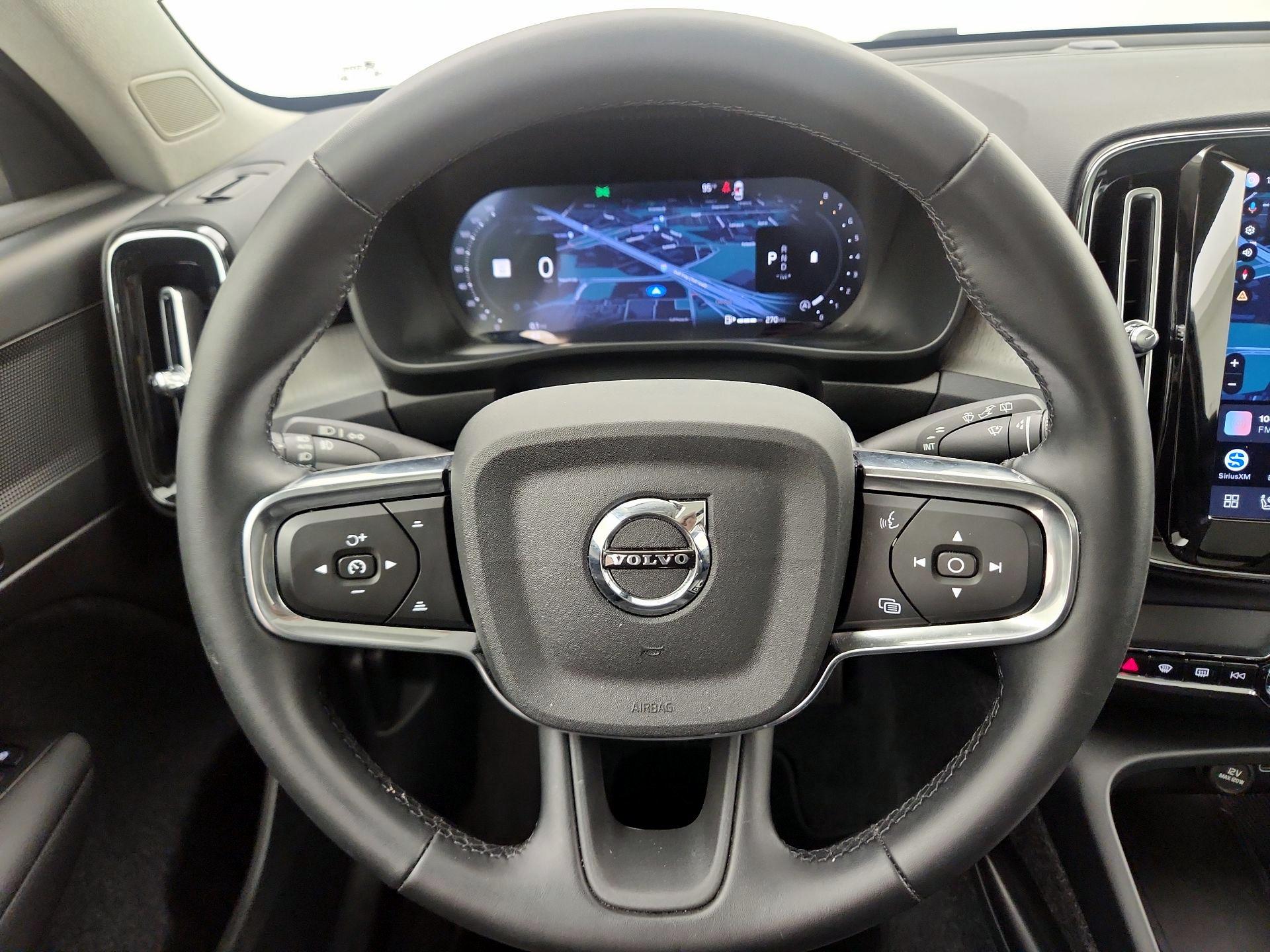 Thumbnail: 2026 Volvo XC40 - 10