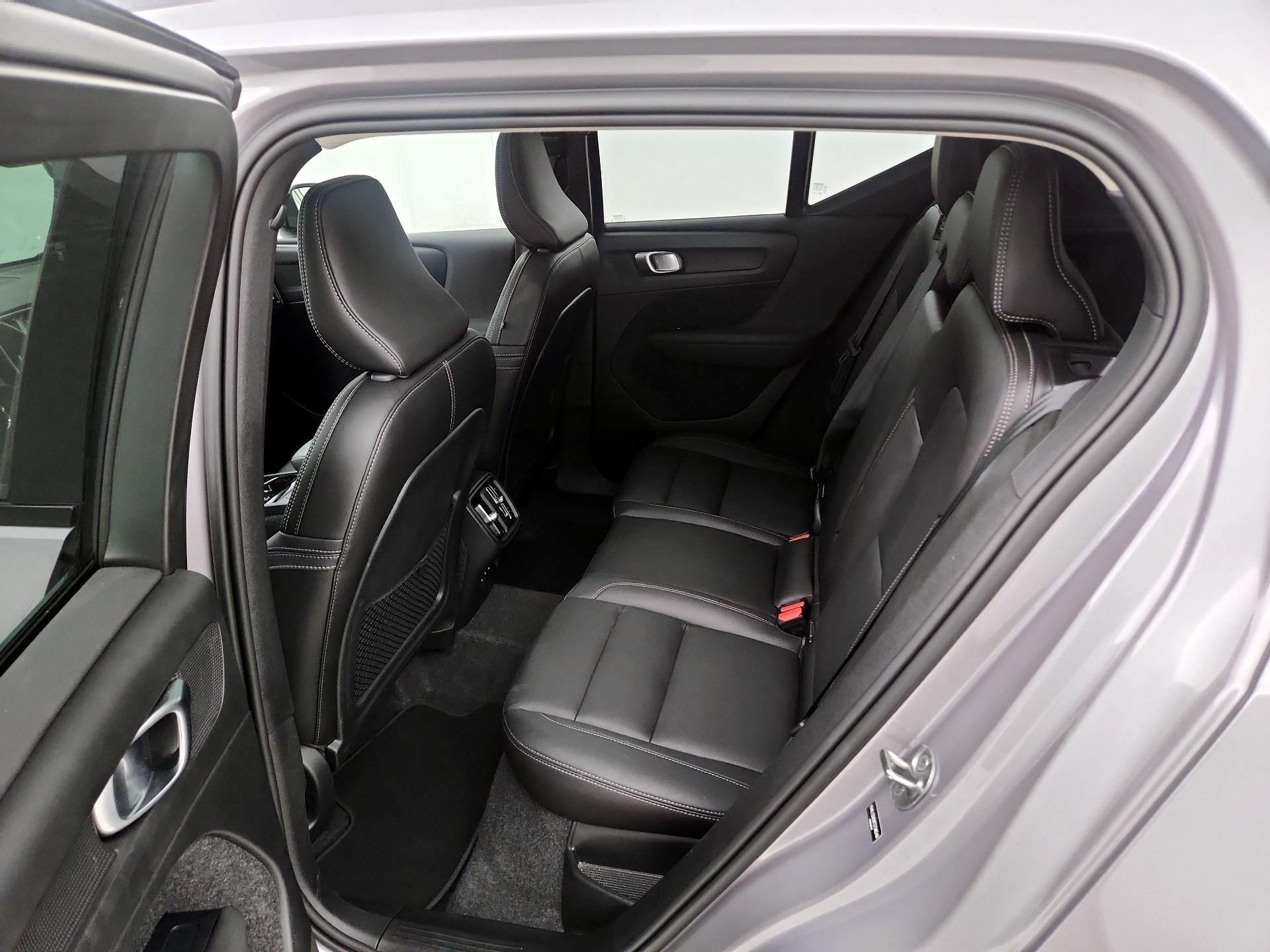 Thumbnail: 2026 Volvo XC40 - 20