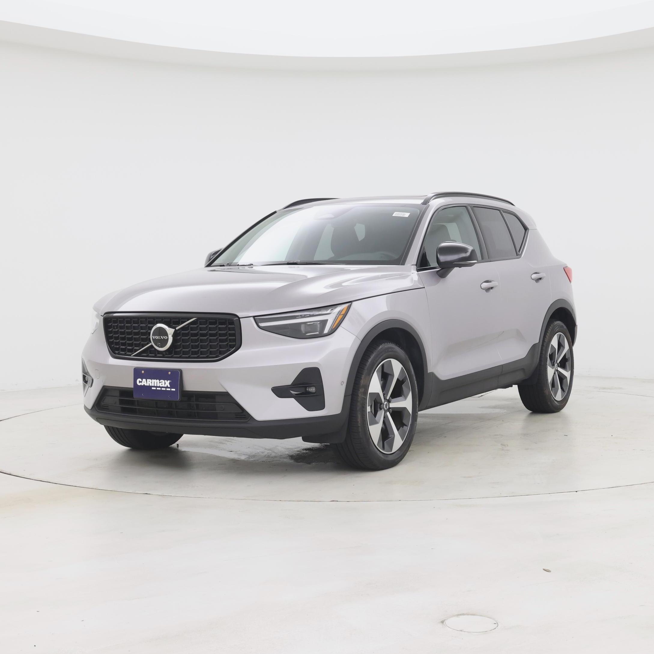 Thumbnail: 2026 Volvo XC40 - 4