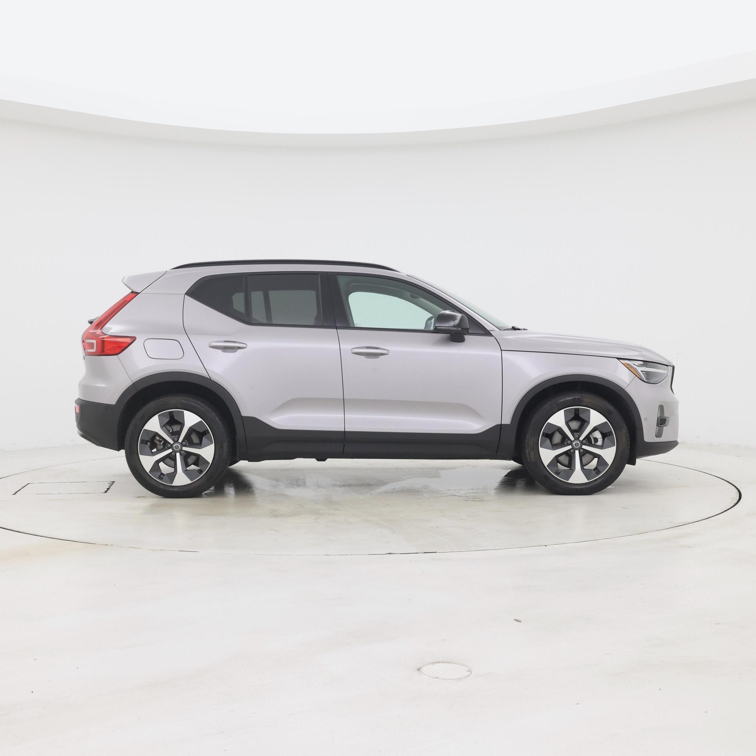 Thumbnail: 2026 Volvo XC40 - 7