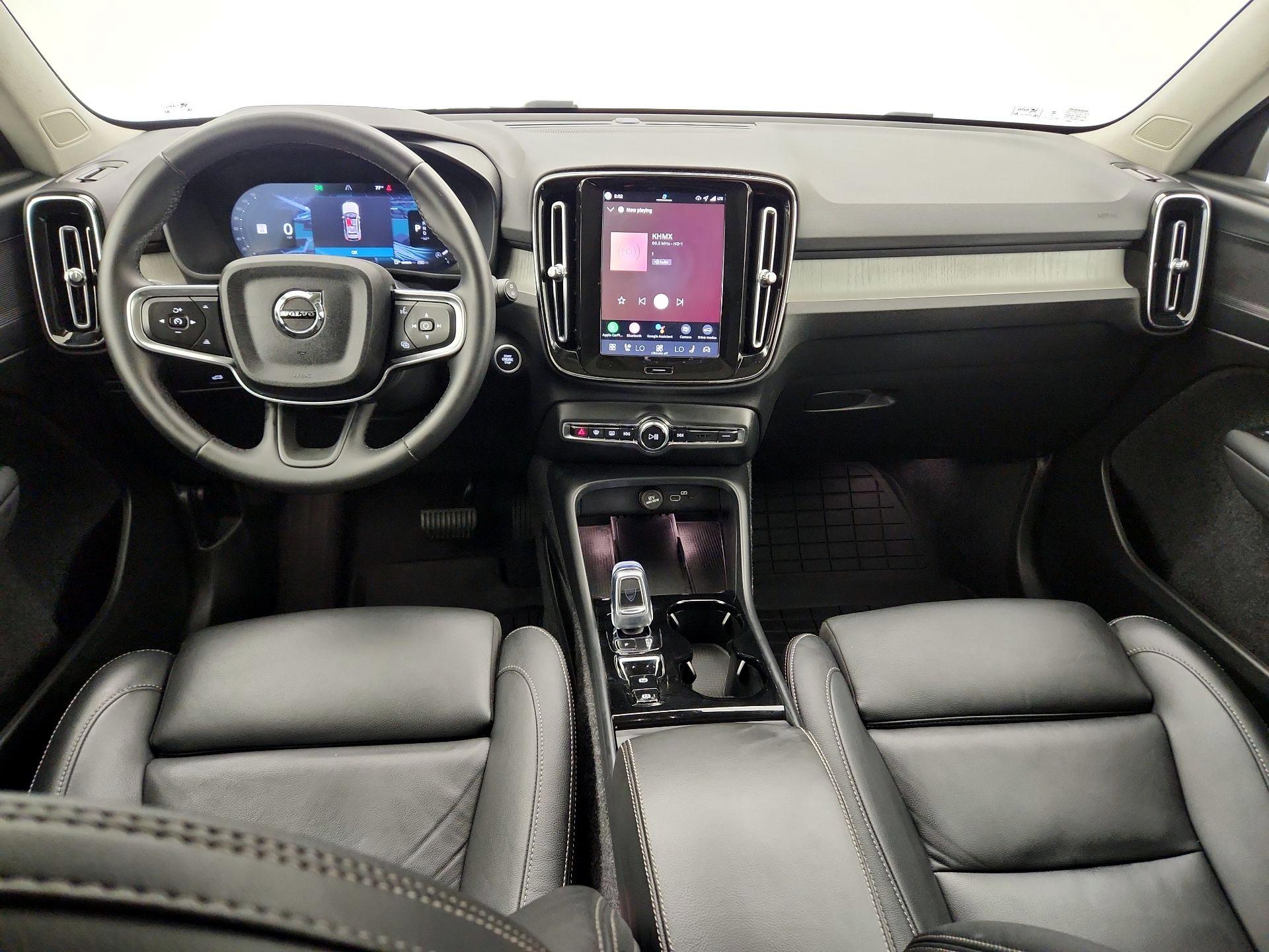Thumbnail: 2026 Volvo XC40 - 9