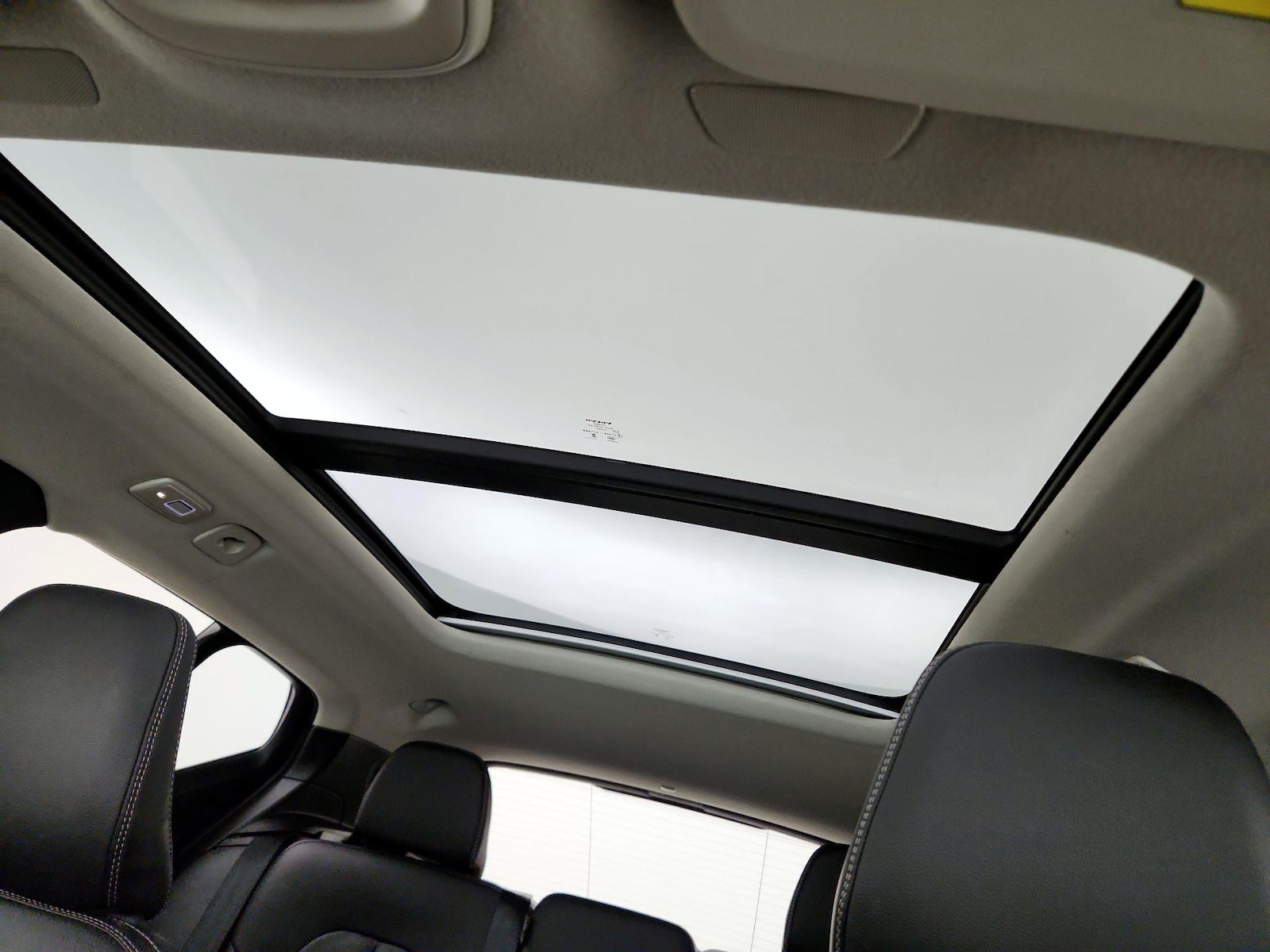 2026 Volvo XC40 Plus - Photo 21