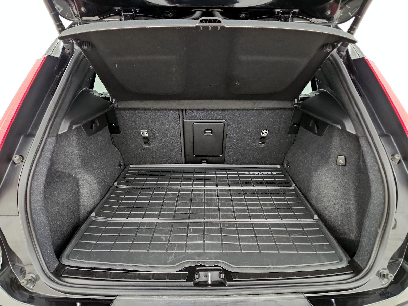 2026 Volvo XC40 Plus - Photo 23