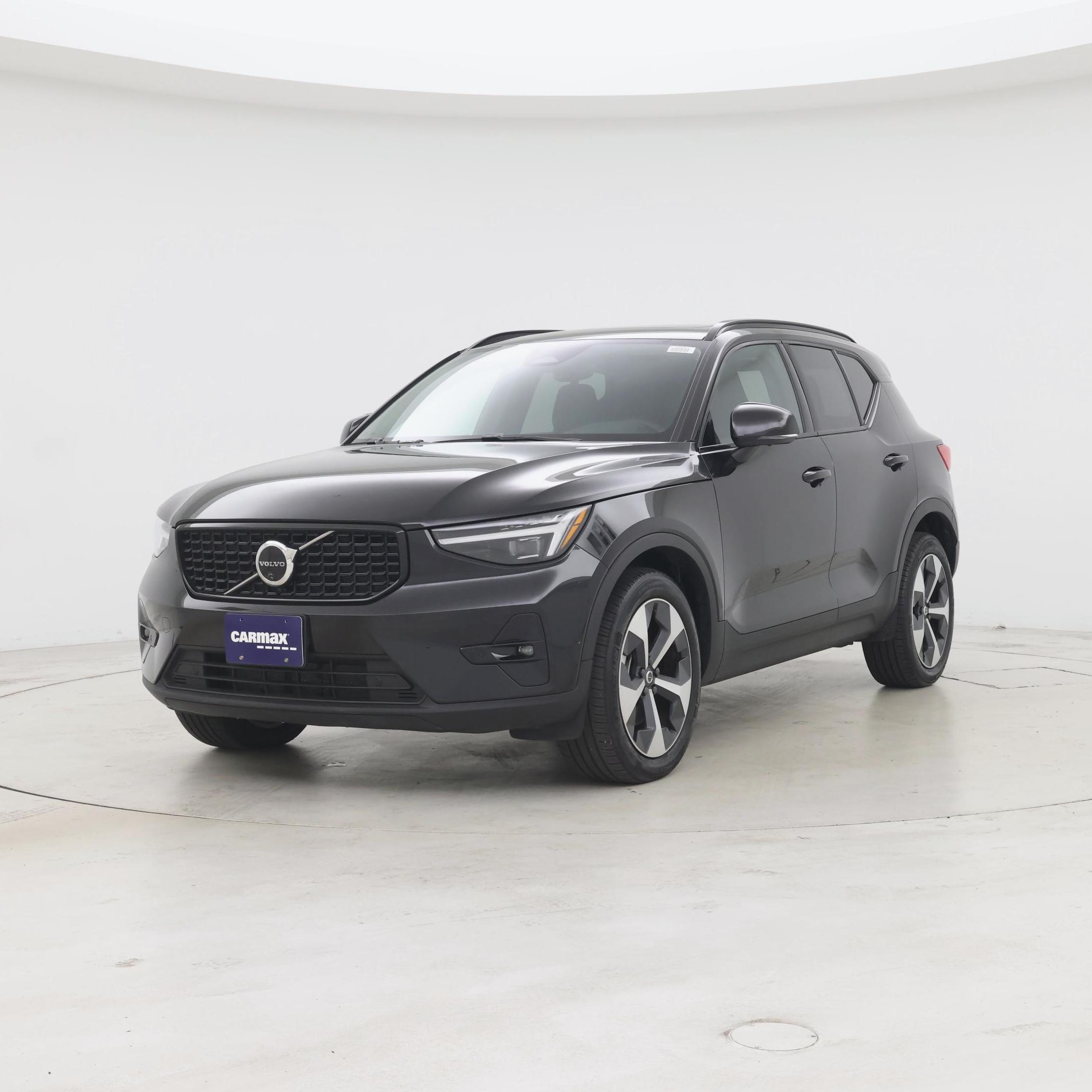 Thumbnail: 2026 Volvo XC40 - 4