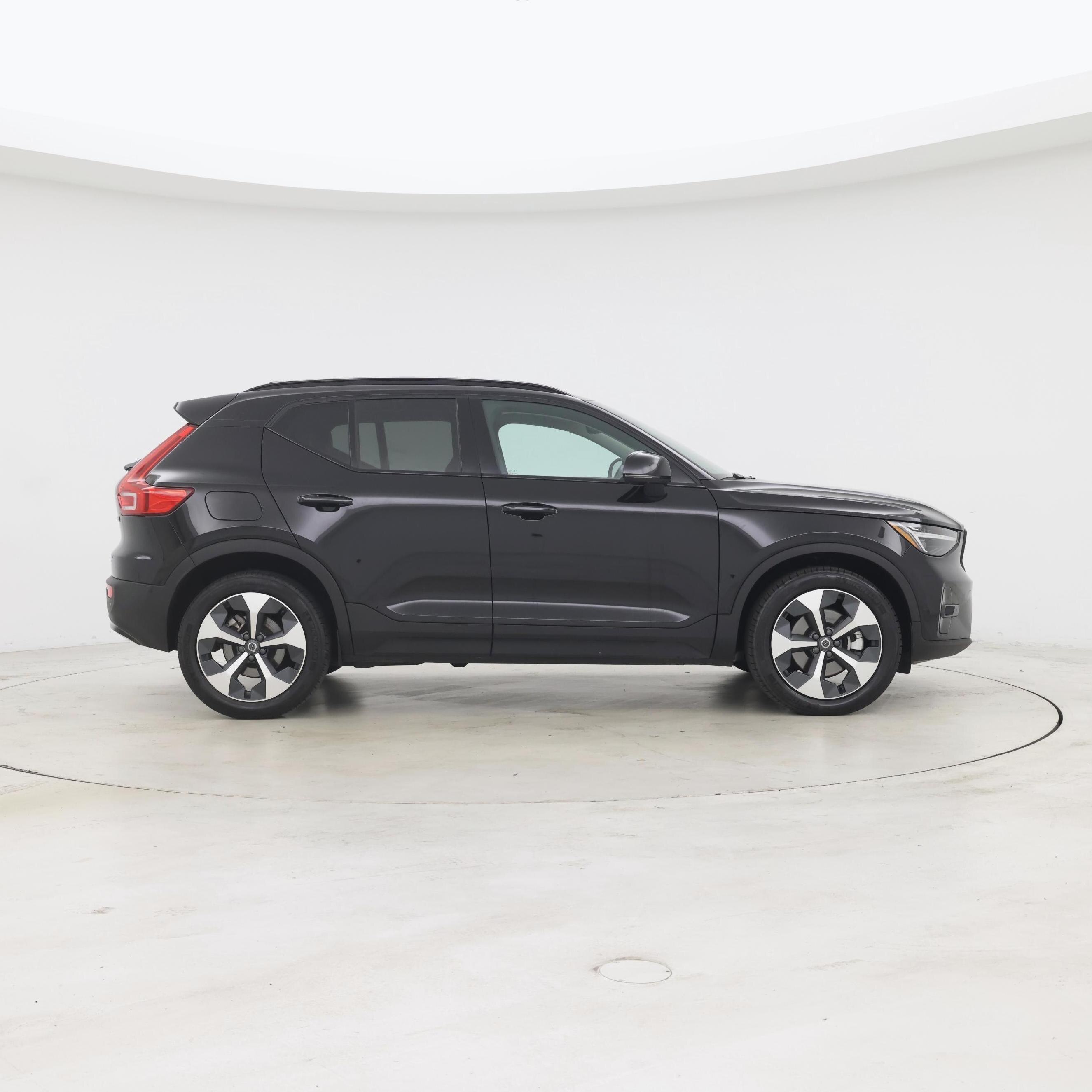 Thumbnail: 2026 Volvo XC40 - 7