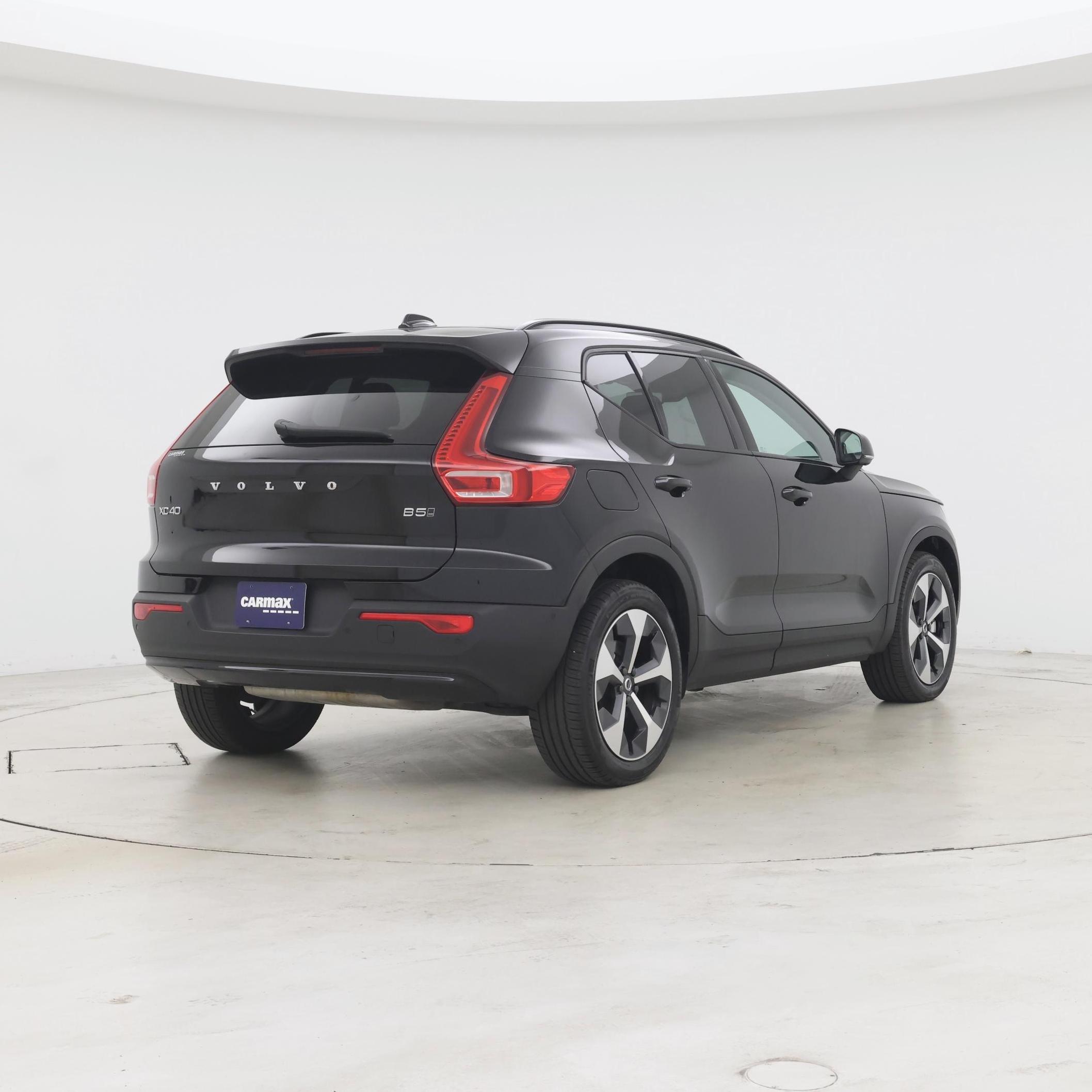 Thumbnail: 2026 Volvo XC40 - 8