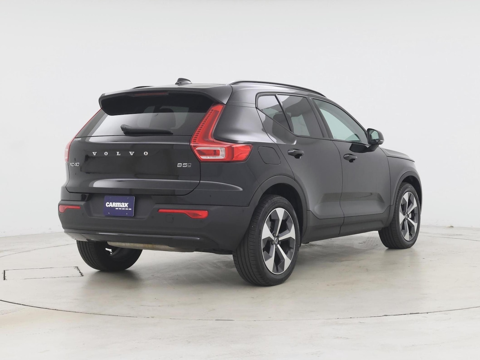 2026 Volvo XC40 Plus - Photo 9