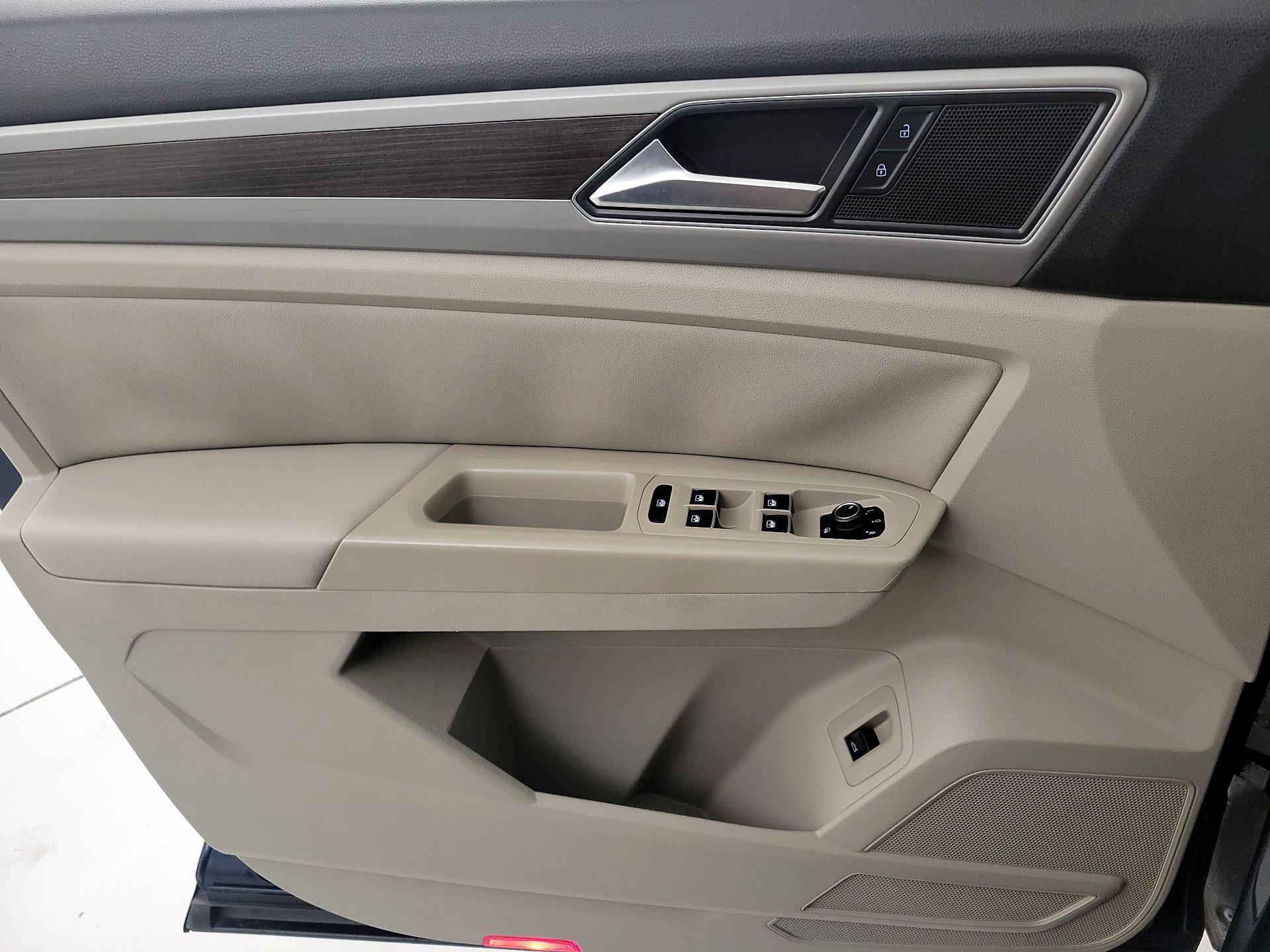 Thumbnail: 2019 Volkswagen Atlas - 12