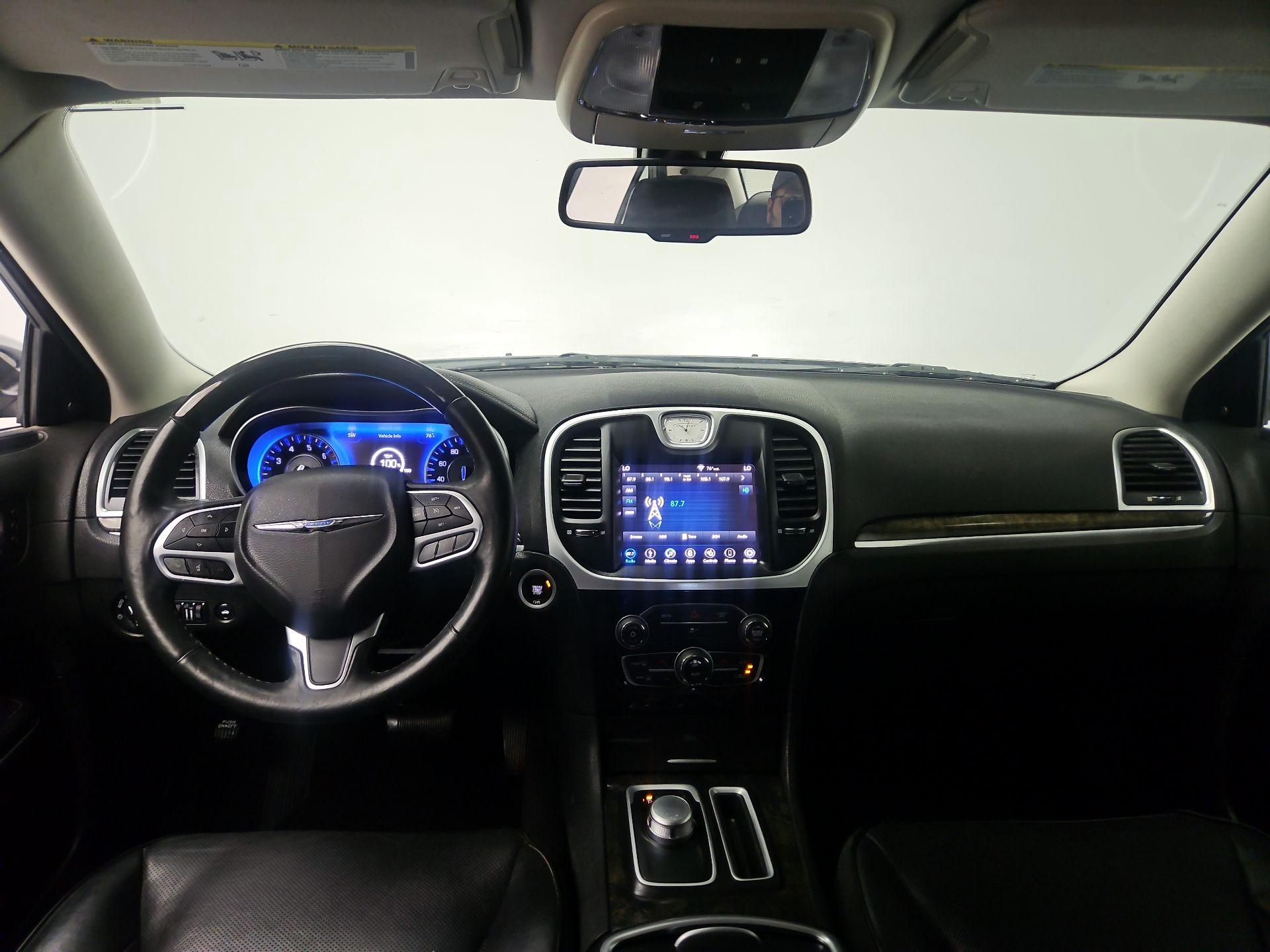Thumbnail: 2019 Chrysler 300 - 9