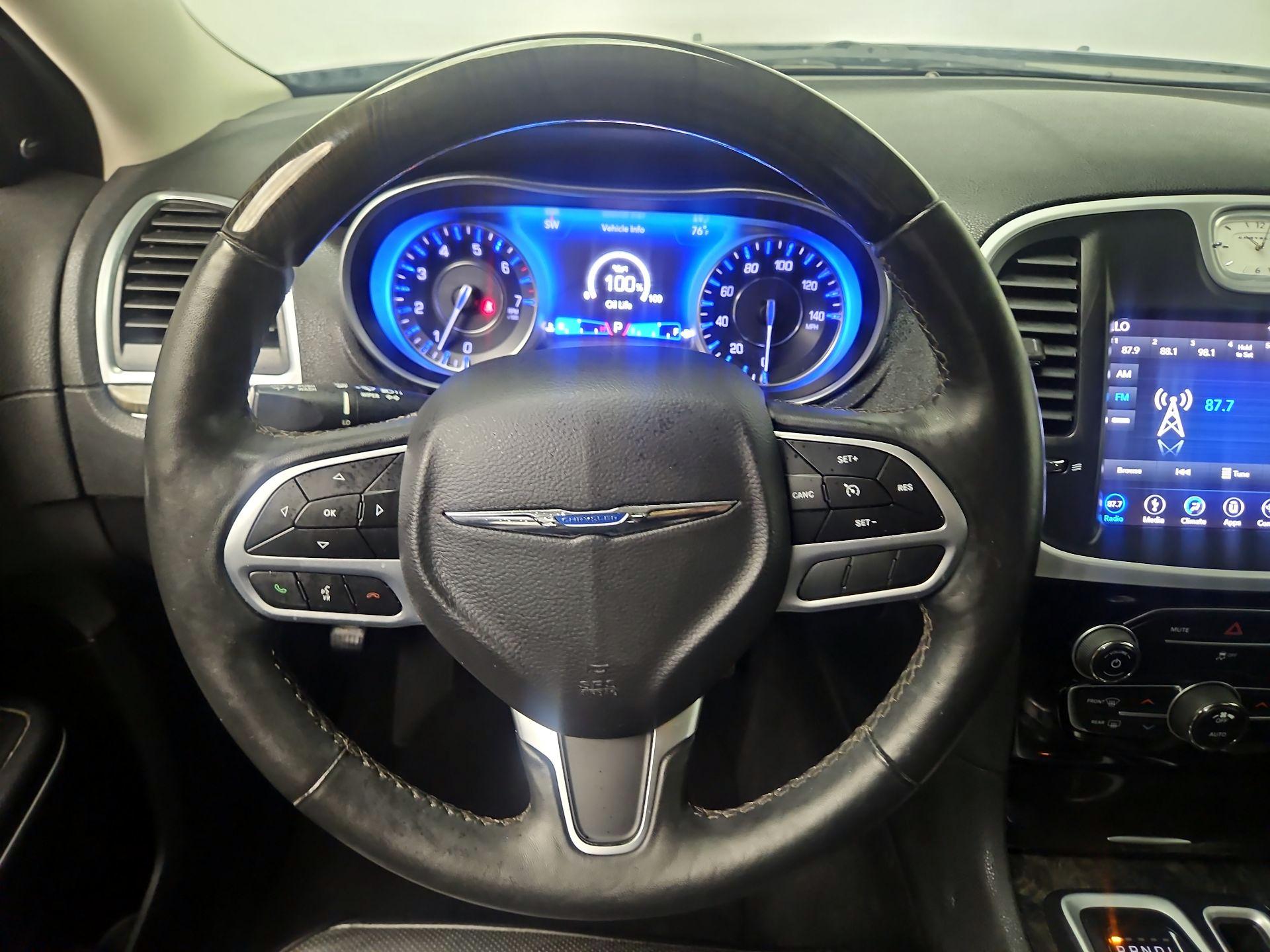 Thumbnail: 2019 Chrysler 300 - 10