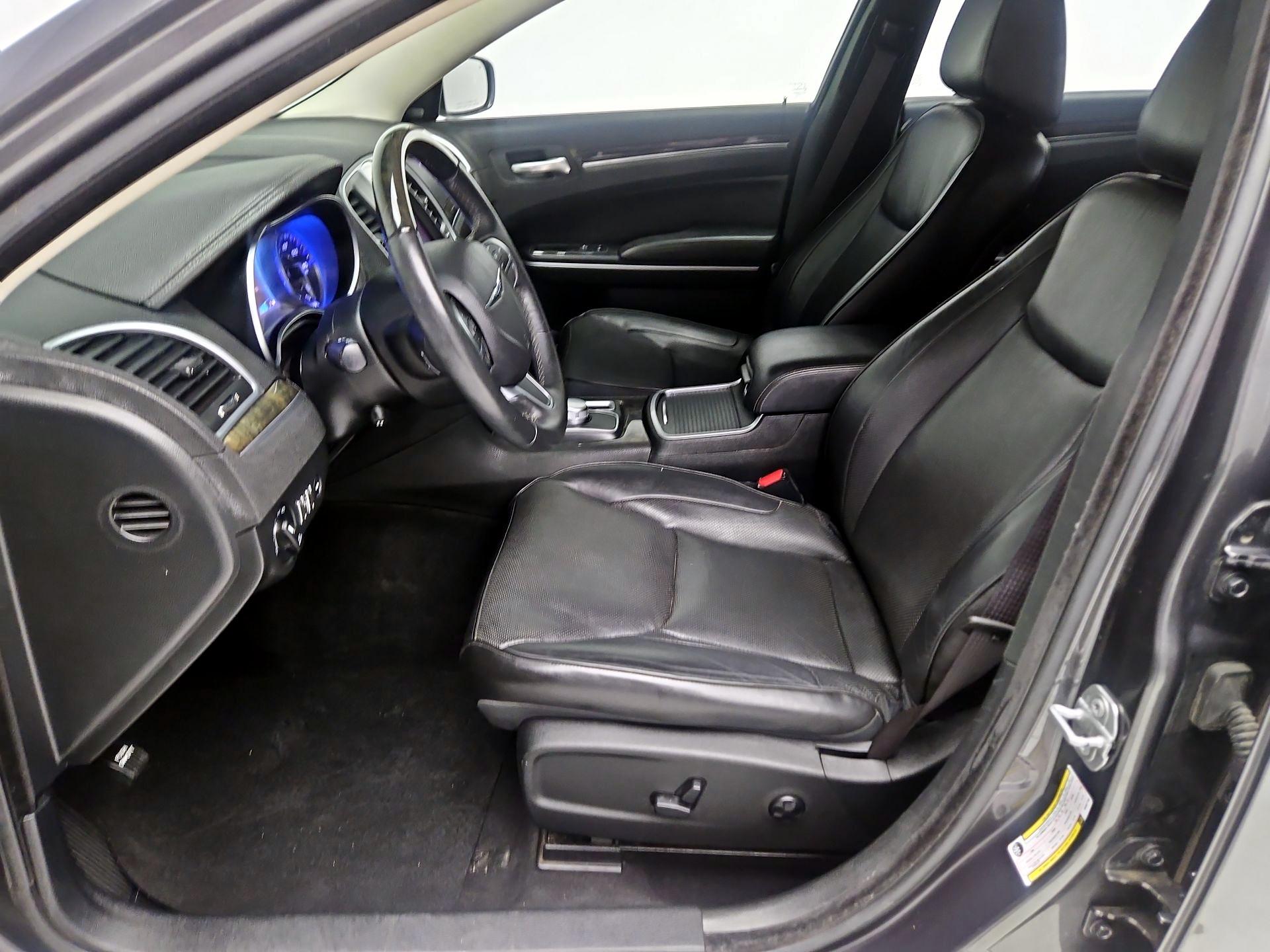 Thumbnail: 2019 Chrysler 300 - 11