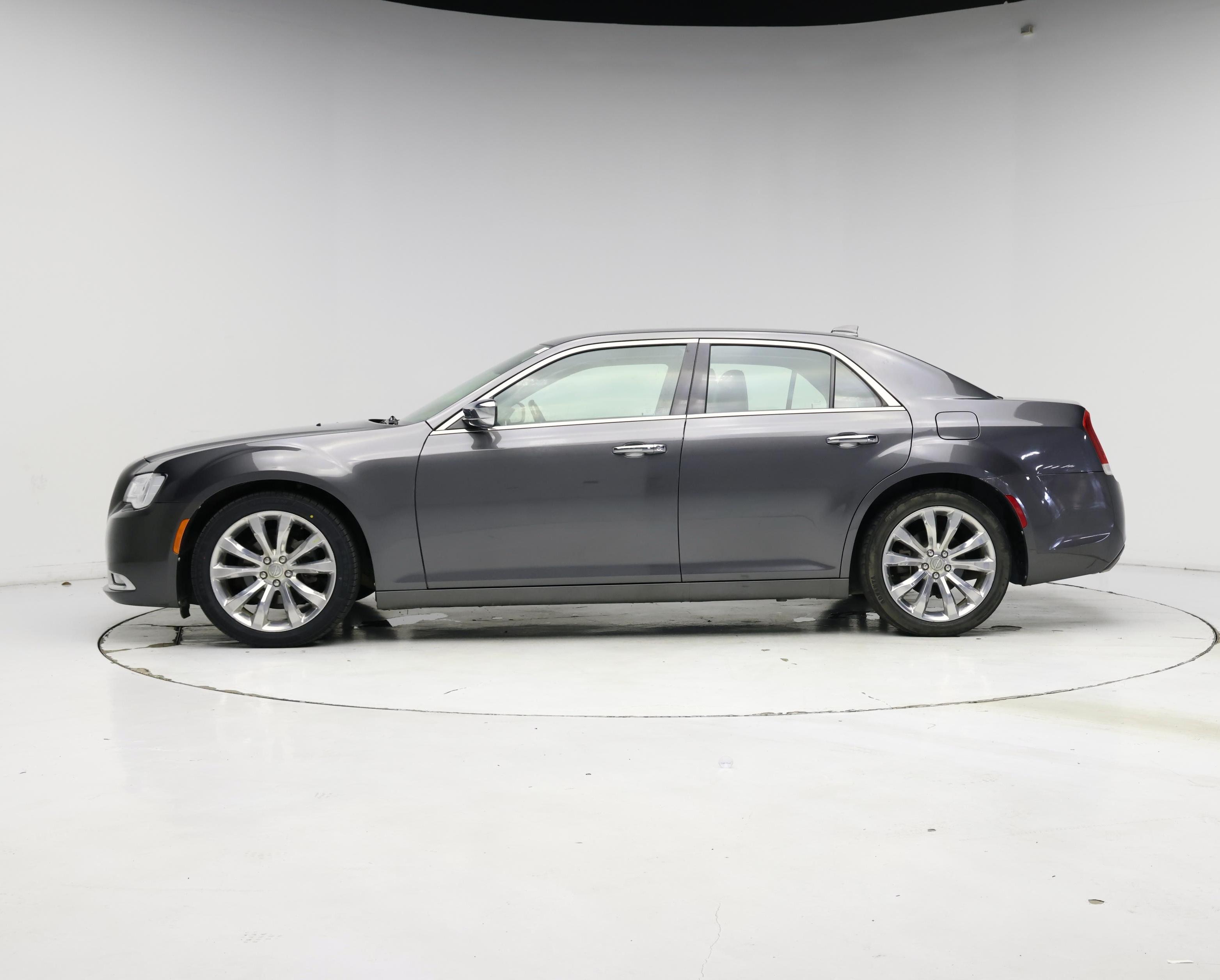 Thumbnail: 2019 Chrysler 300 - 3
