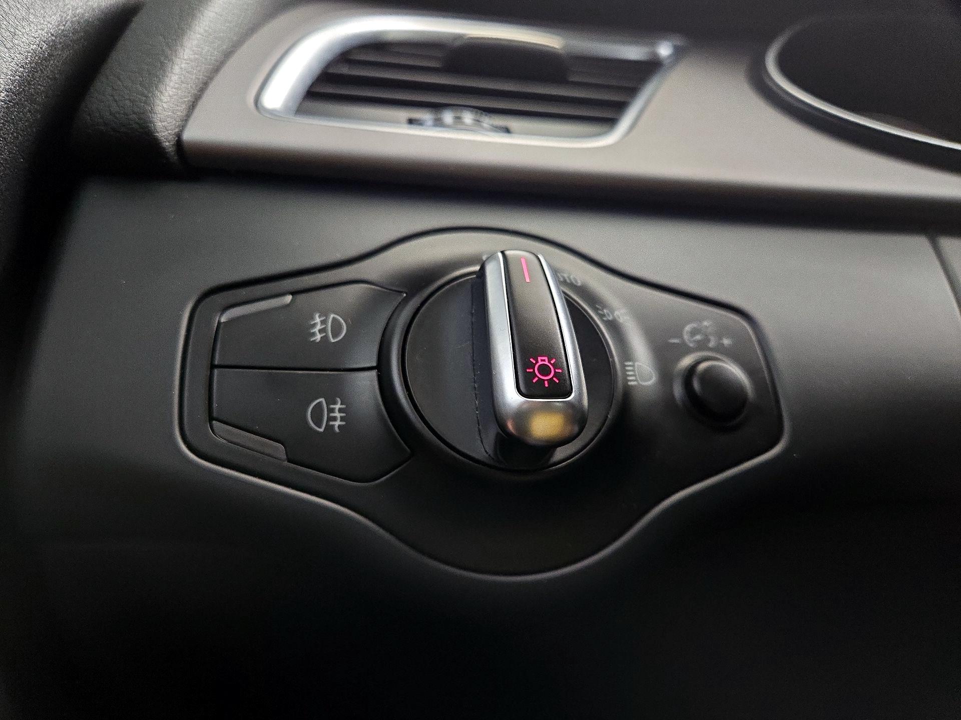 Thumbnail: 2015 Audi A4 - 13