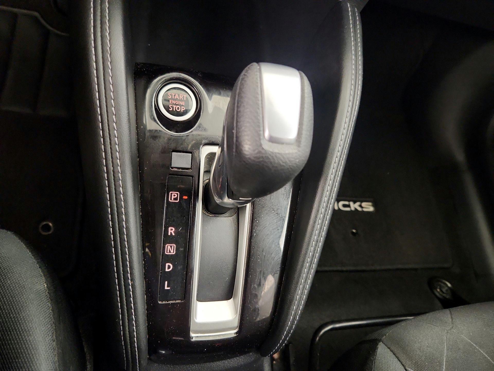 Thumbnail: 2019 Nissan Kicks - 16