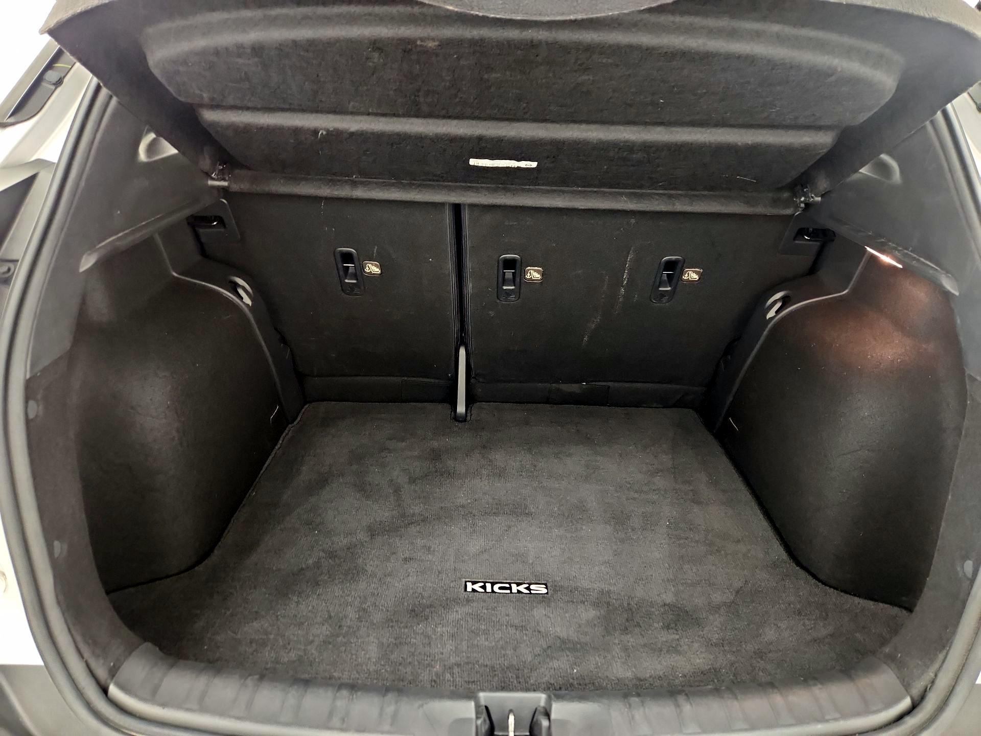 Thumbnail: 2019 Nissan Kicks - 19