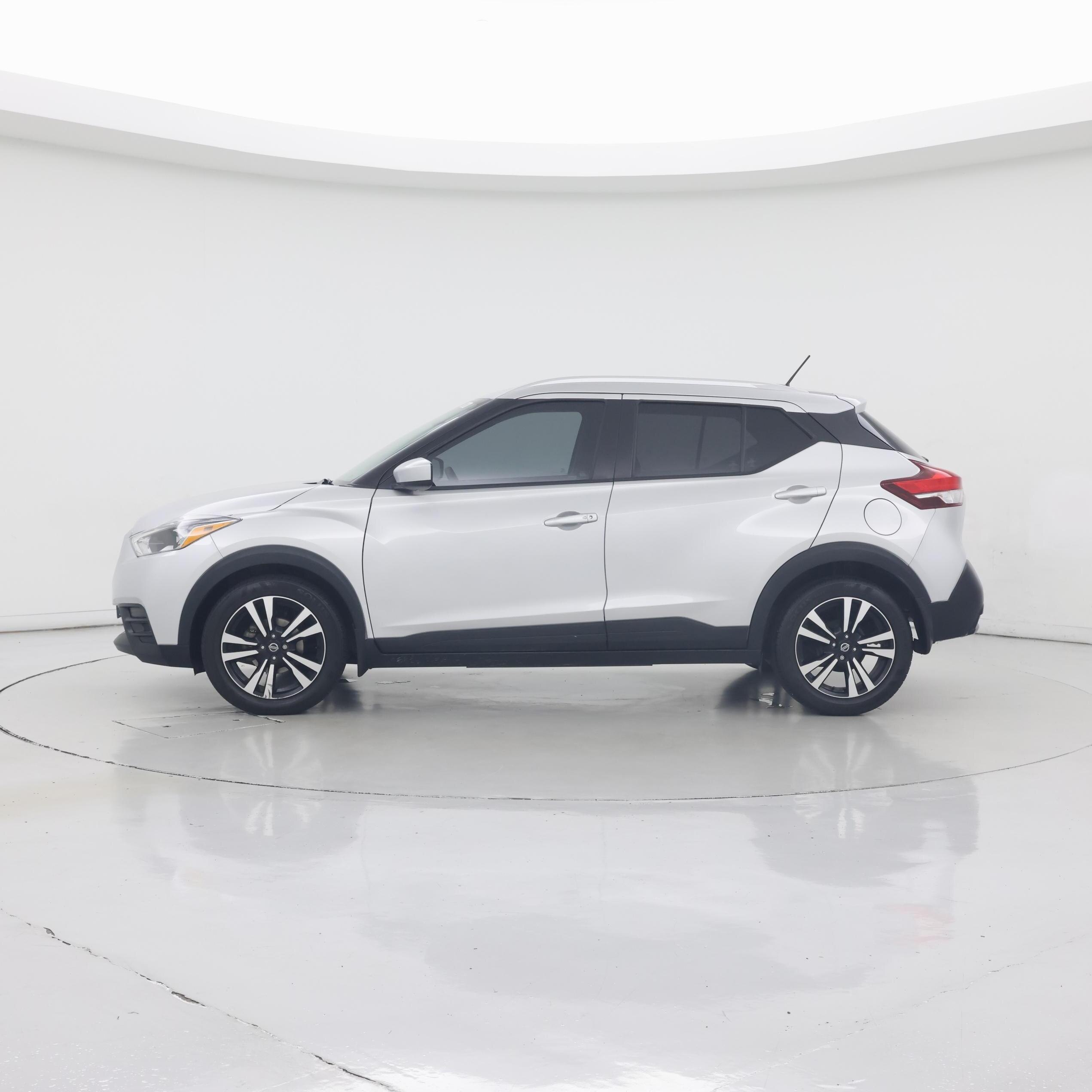 Thumbnail: 2019 Nissan Kicks - 3