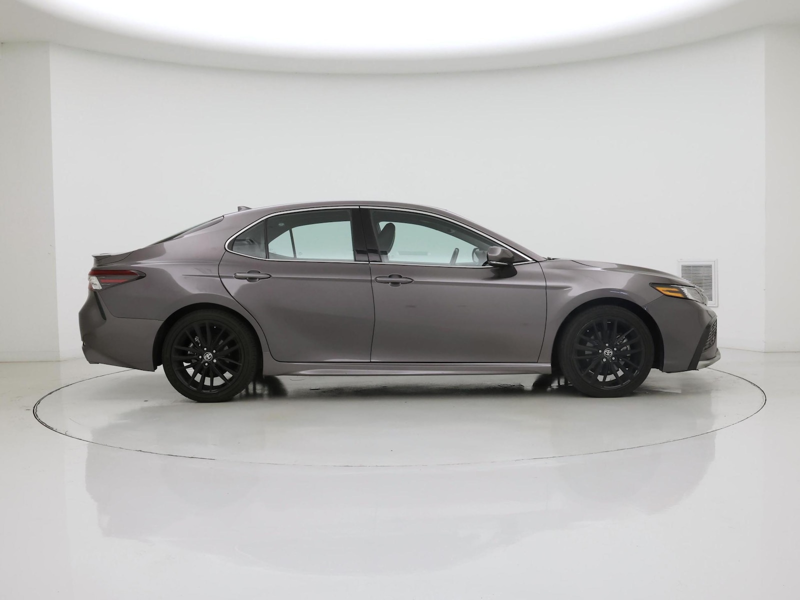 2024 Toyota Camry XSE - Photo 8
