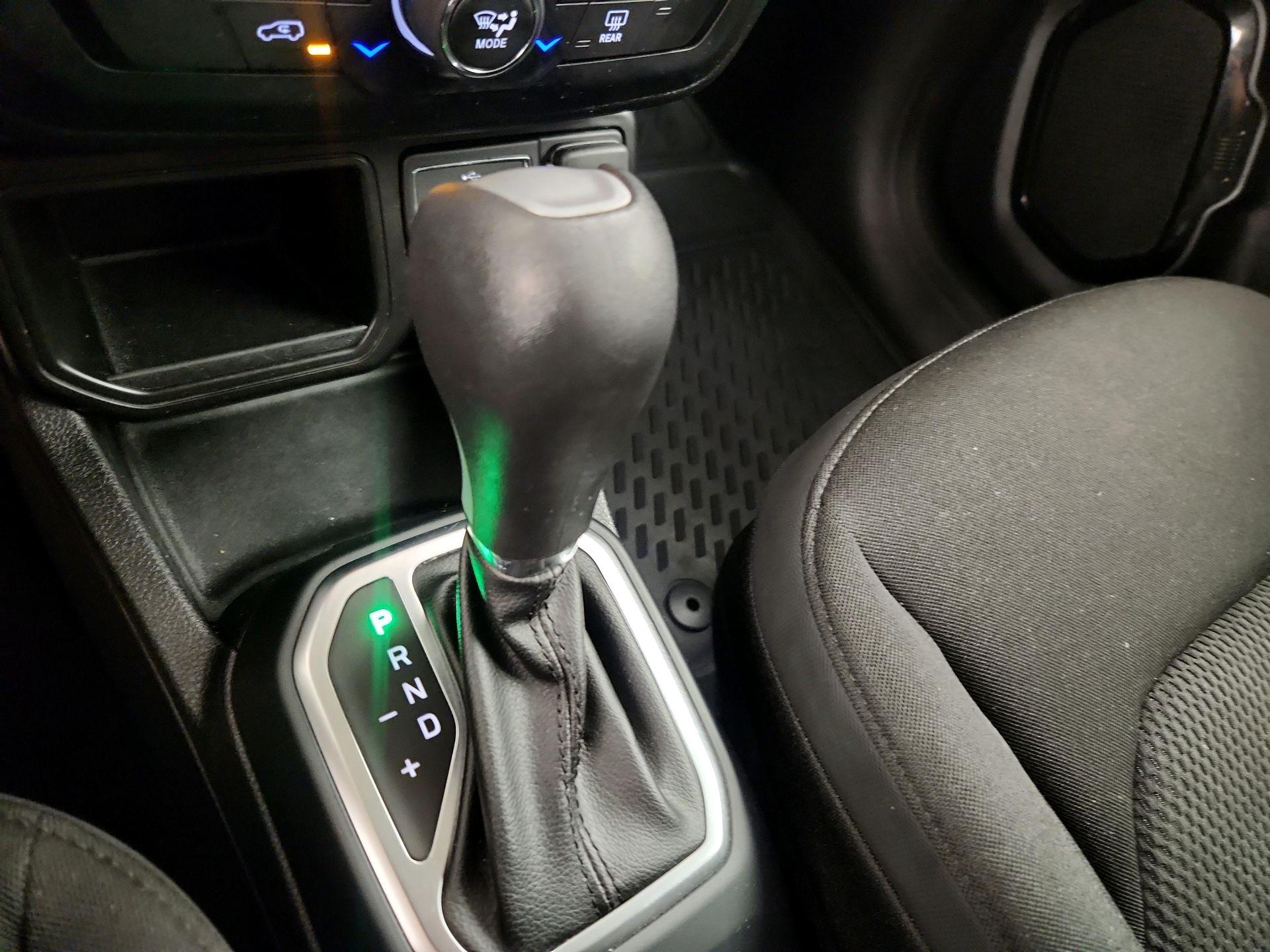 Thumbnail: 2020 Jeep Renegade - 17