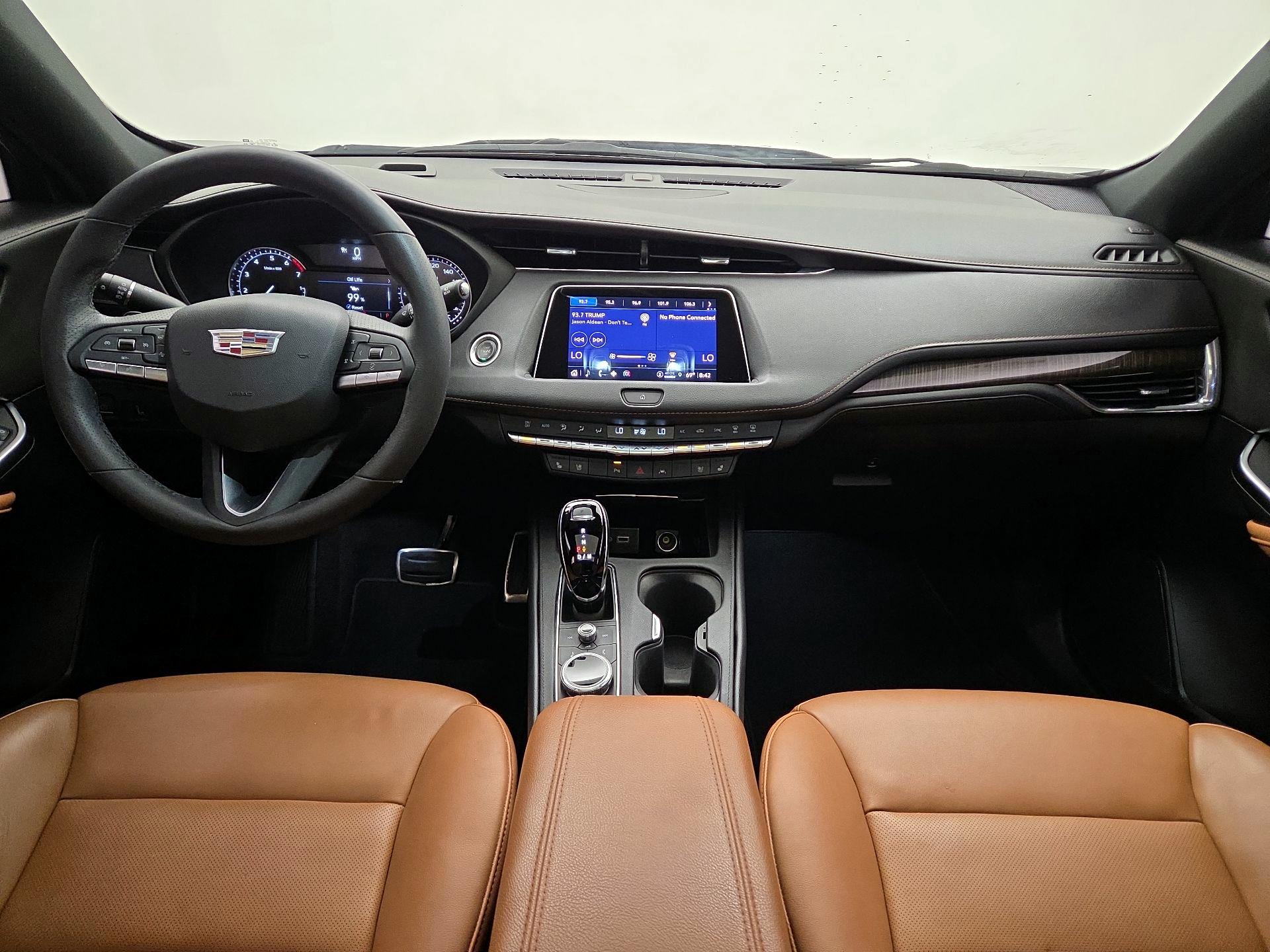 Thumbnail: 2023 Cadillac XT4 - 9
