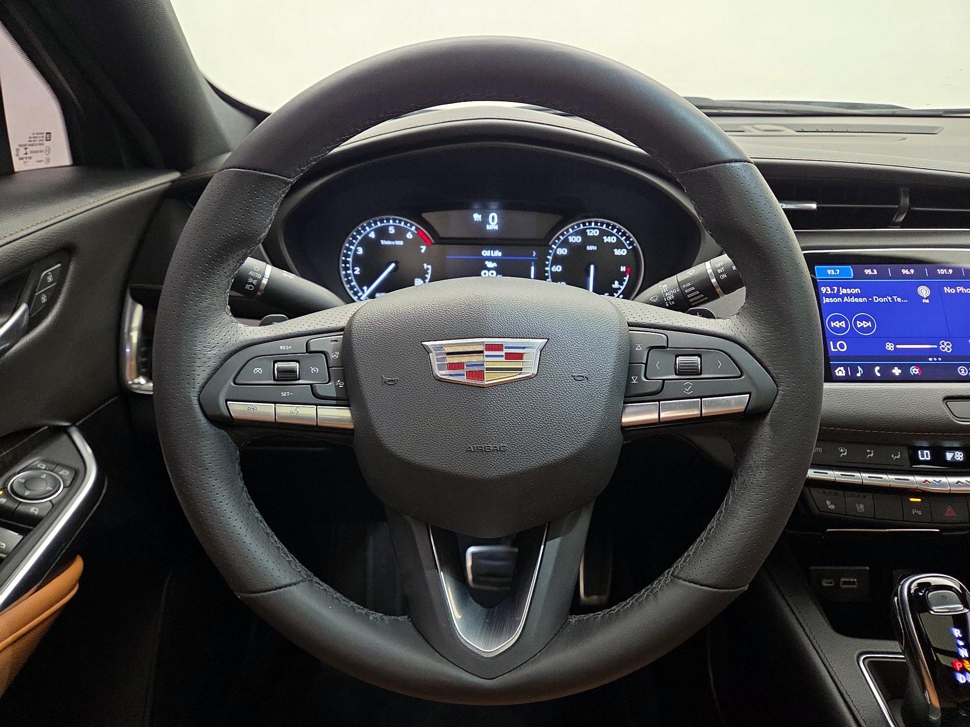 Thumbnail: 2023 Cadillac XT4 - 10