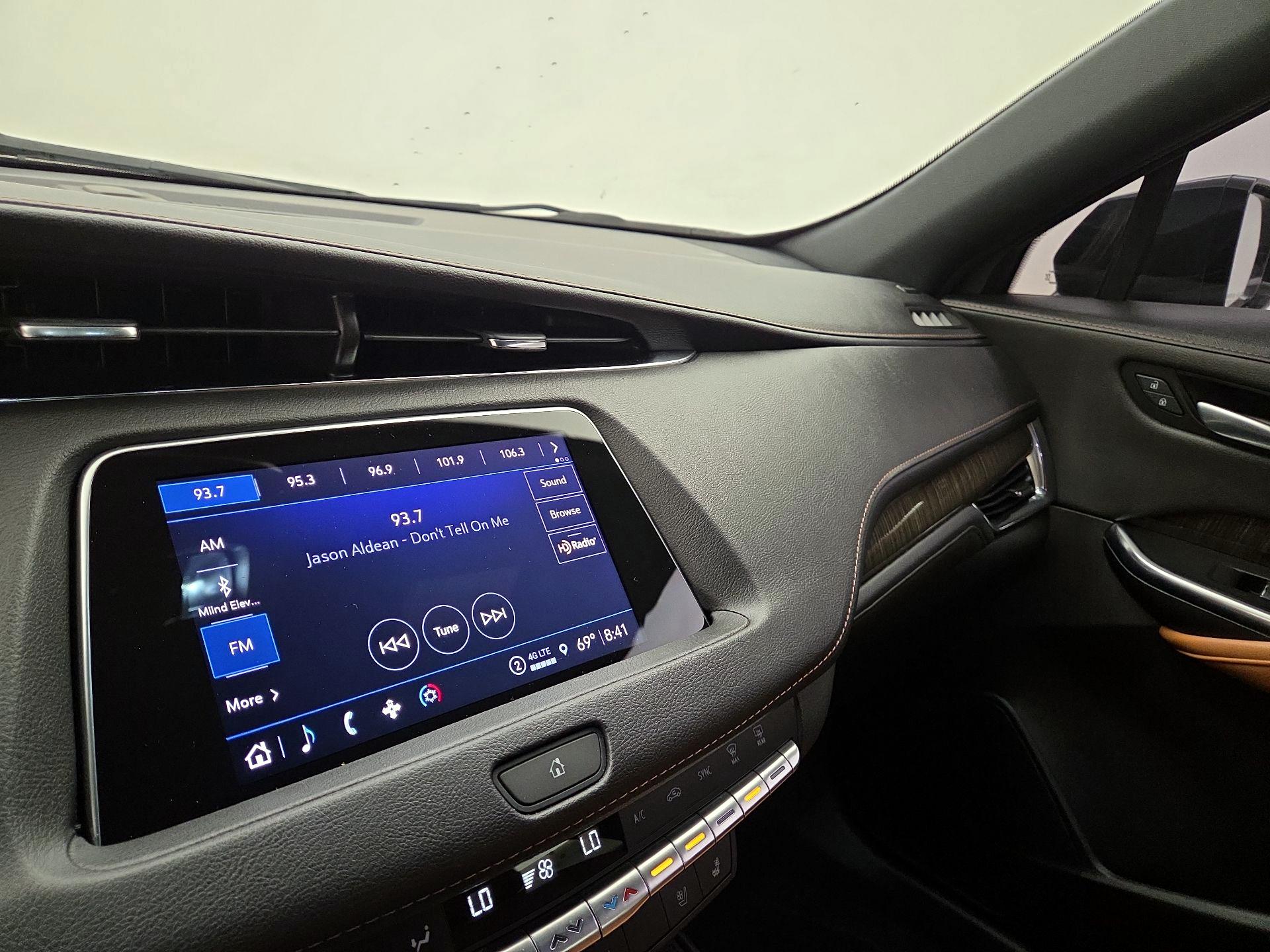 Thumbnail: 2023 Cadillac XT4 - 14