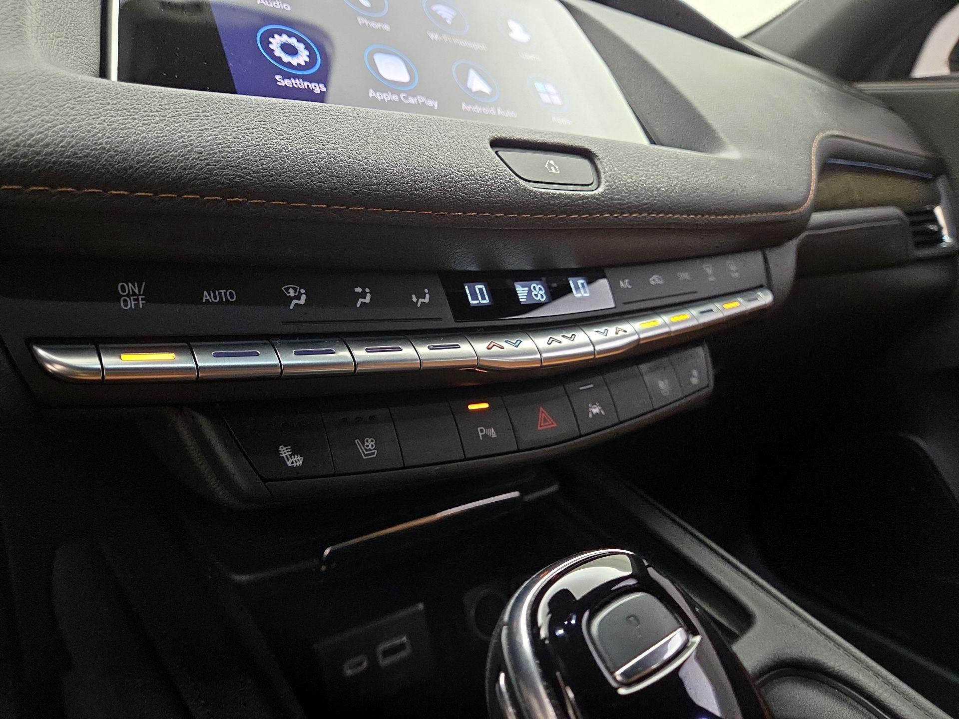 Thumbnail: 2023 Cadillac XT4 - 15