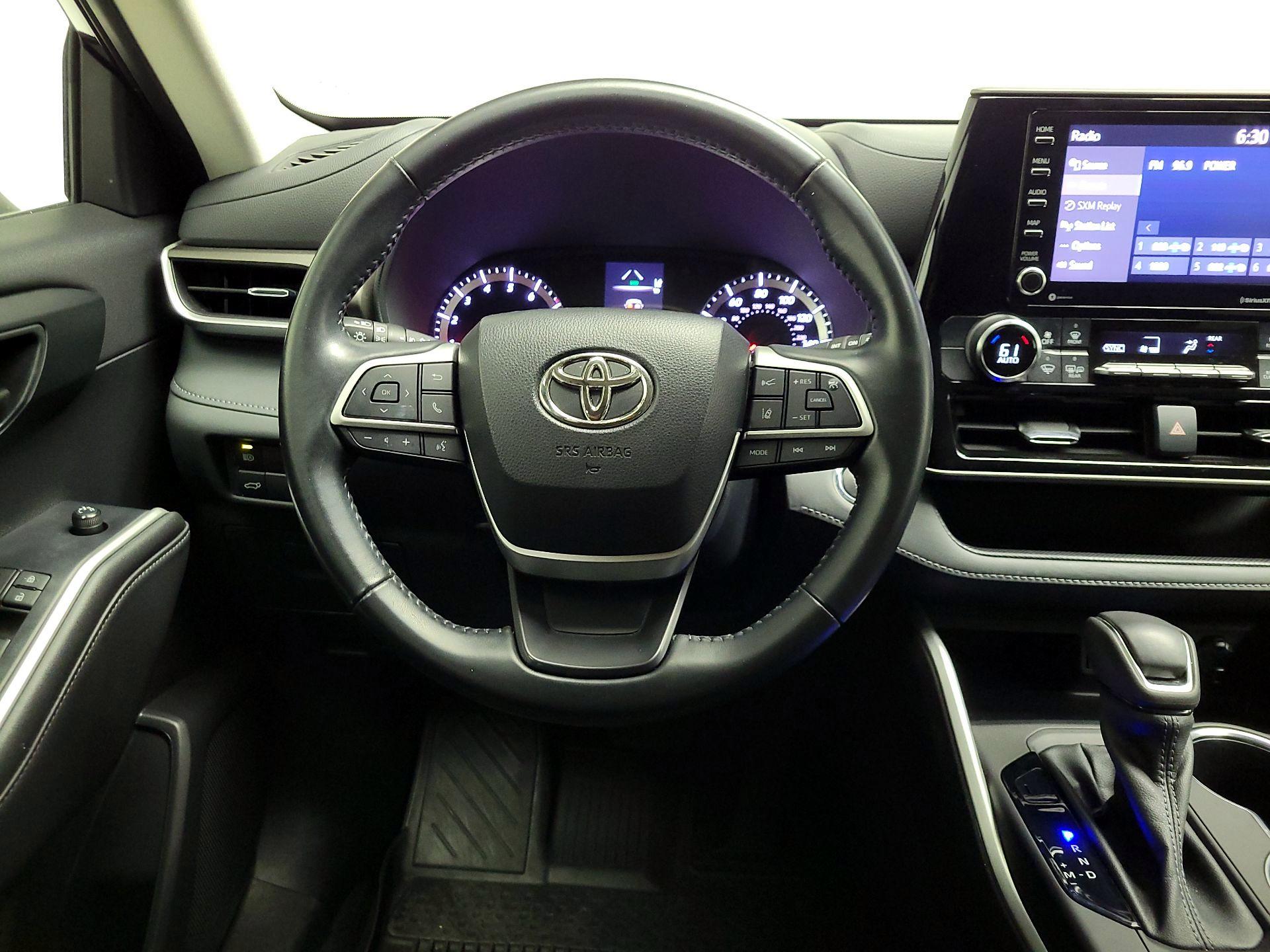 Thumbnail: 2022 Toyota Highlander - 10