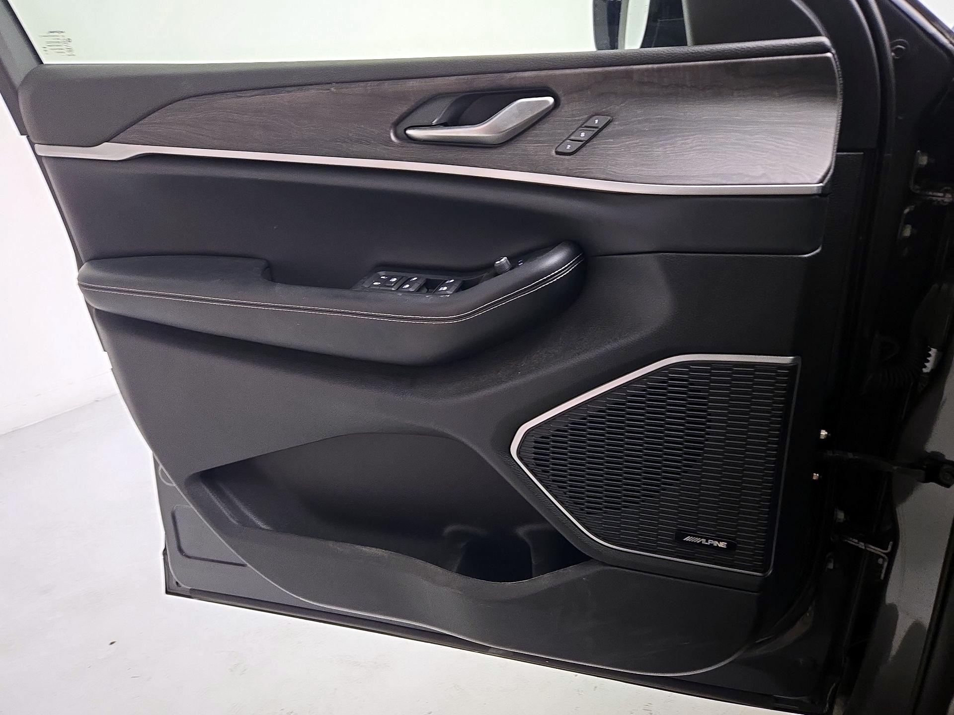 Thumbnail: 2023 Jeep Grand Cherokee - 10
